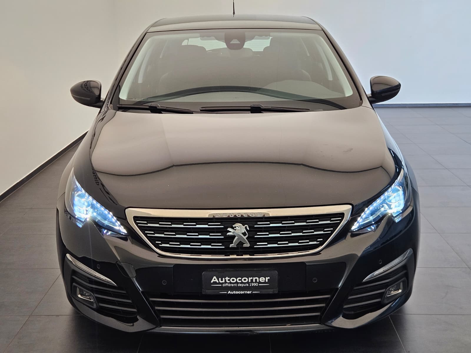 PEUGEOT 308 1.2 Pure Tech Allure-image-2