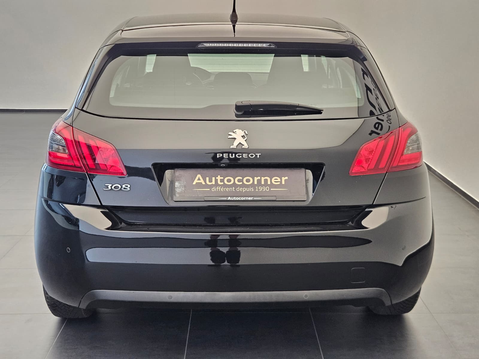 PEUGEOT 308 1.2 Pure Tech Allure-image-6
