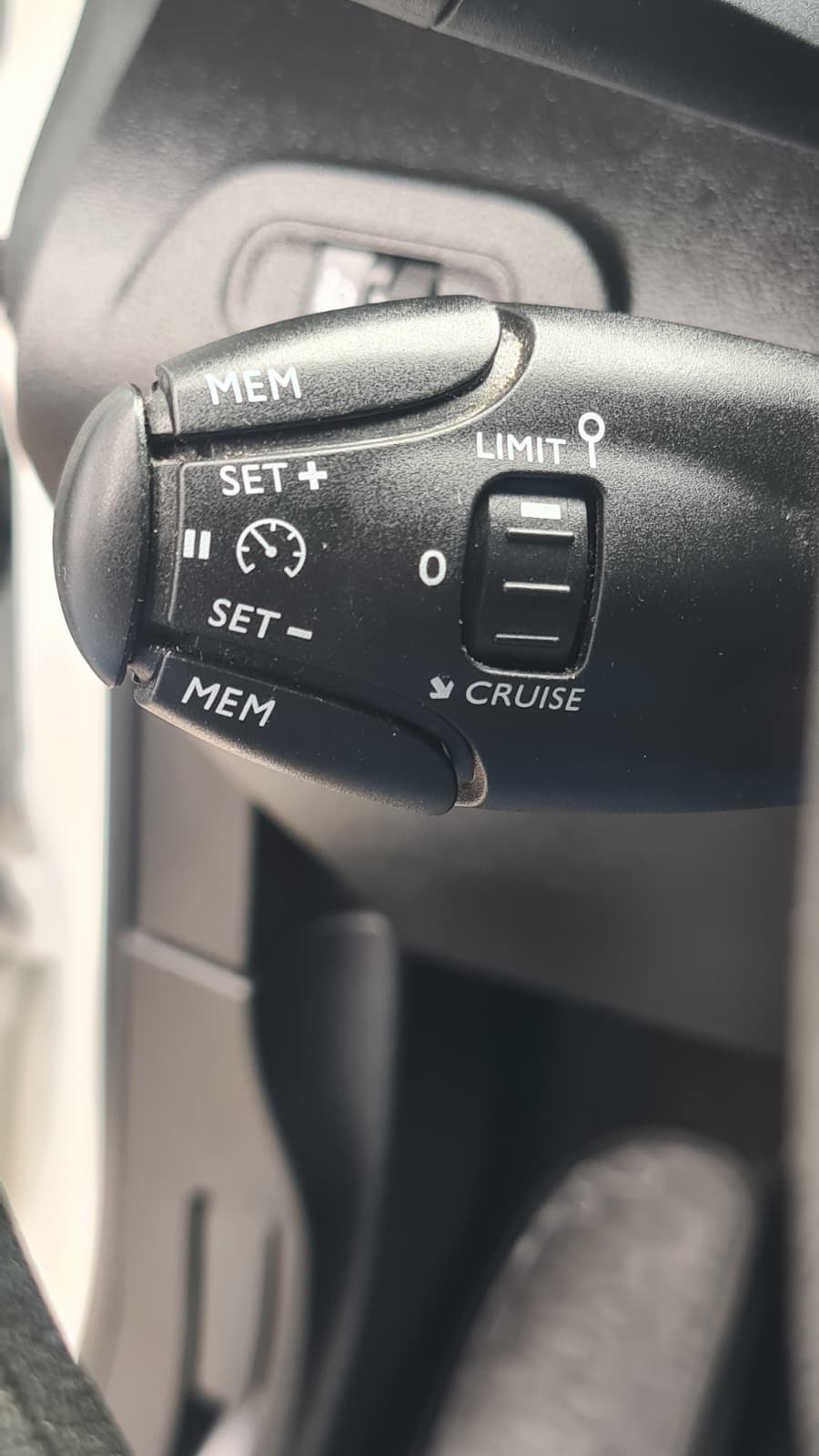 PEUGEOT Partner 1.5 Blue HDi s/s Asphalt 1000kg ** 130 PS ** 3-Plätzer ** RF-Kamera ** Anh-Kupplung ** Frisch Ab MFK & Service ** **-image-11