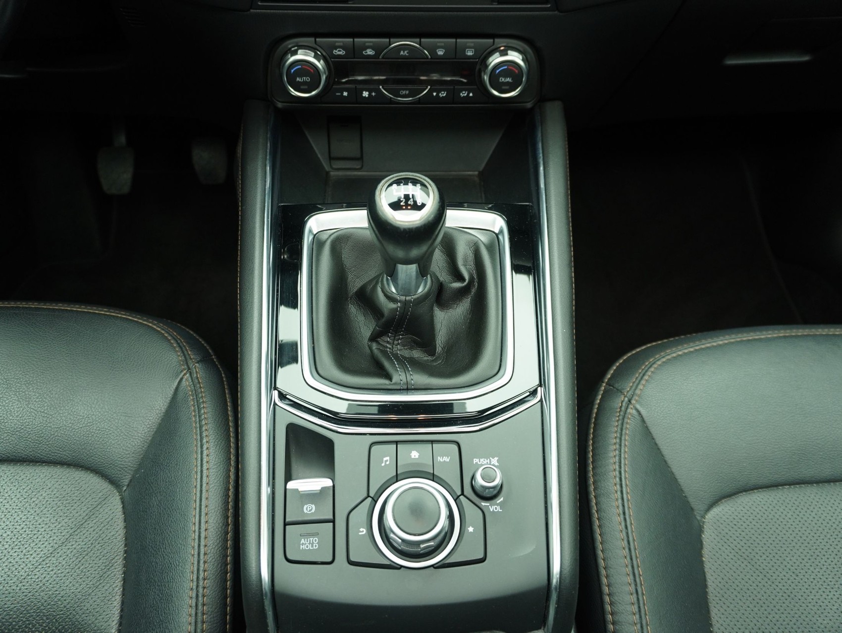 MAZDA CX-5 2.2 D AWD Revolution-image-16