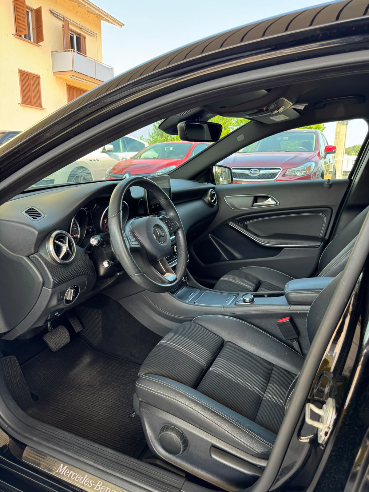 MERCEDES-BENZ A 200 Night Star 7G-DCT-image-8