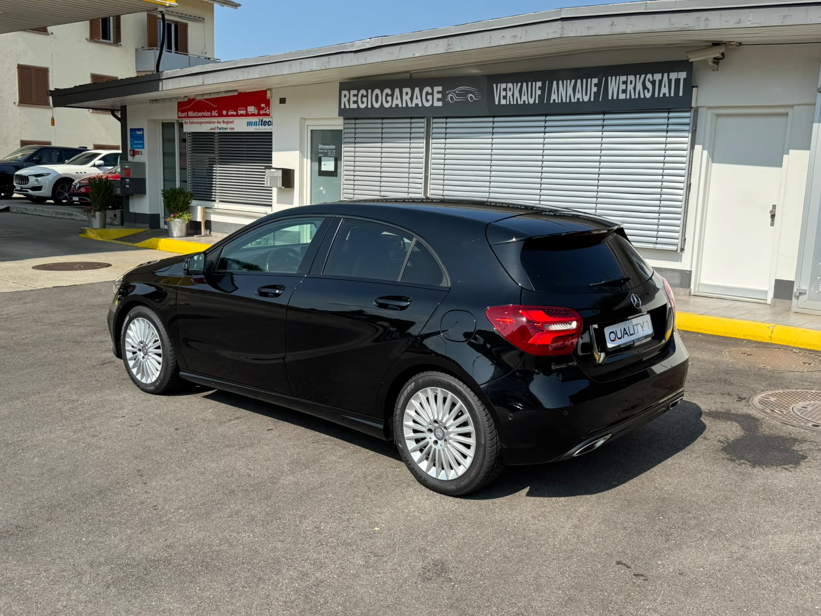 MERCEDES-BENZ A 200 Night Star 7G-DCT-image-2