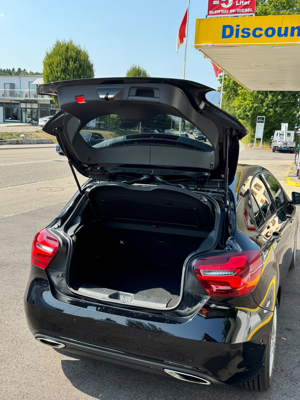 MERCEDES-BENZ A 200 Night Star 7G-DCT-image-3