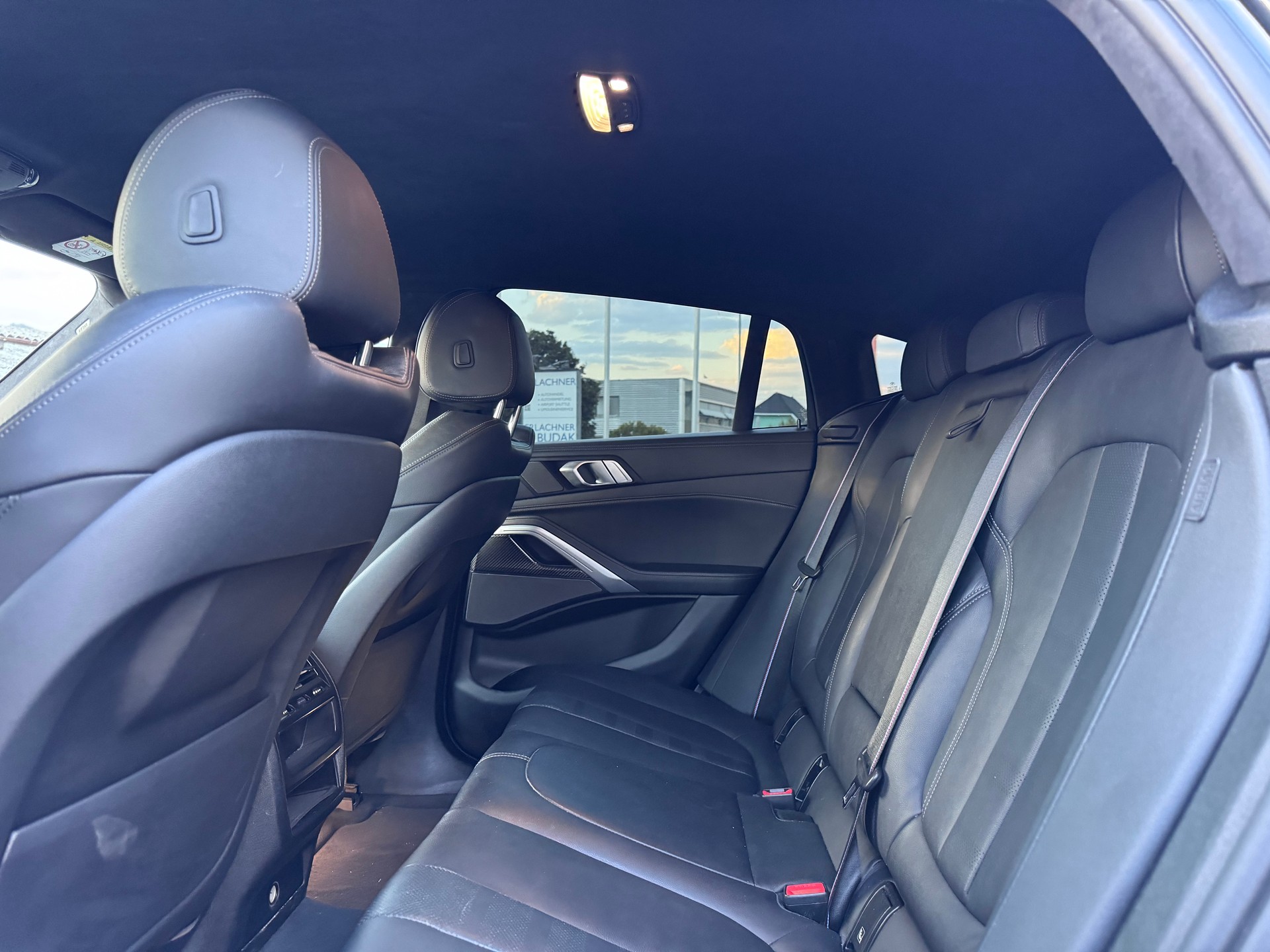 BMW X6 M50d-image-7