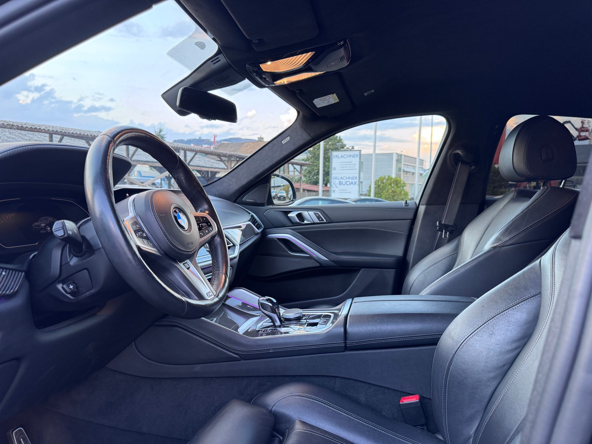 BMW X6 M50d-image-12