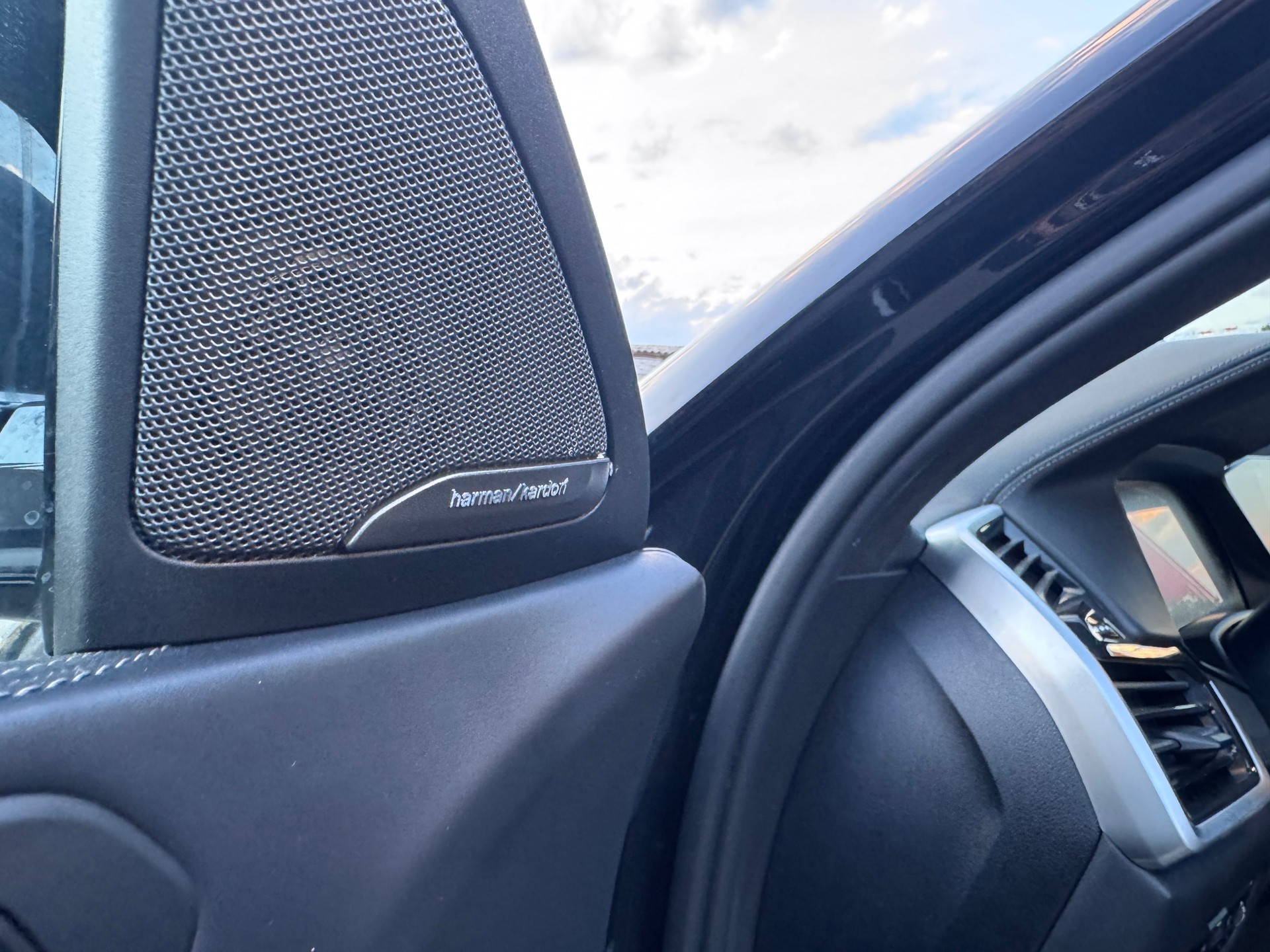 BMW X6 M50d-image-13