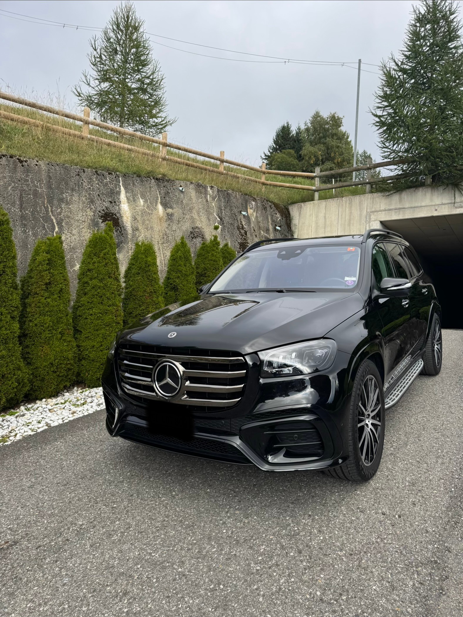 MERCEDES-BENZ GLS 580 AMG Line 4matic-image-3