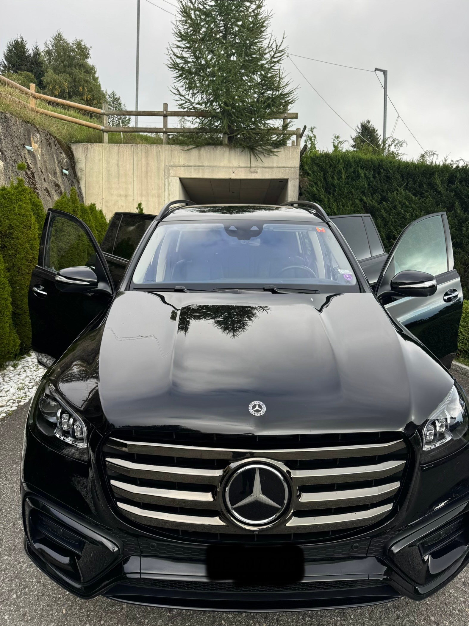 MERCEDES-BENZ GLS 580 AMG Line 4matic-image-4