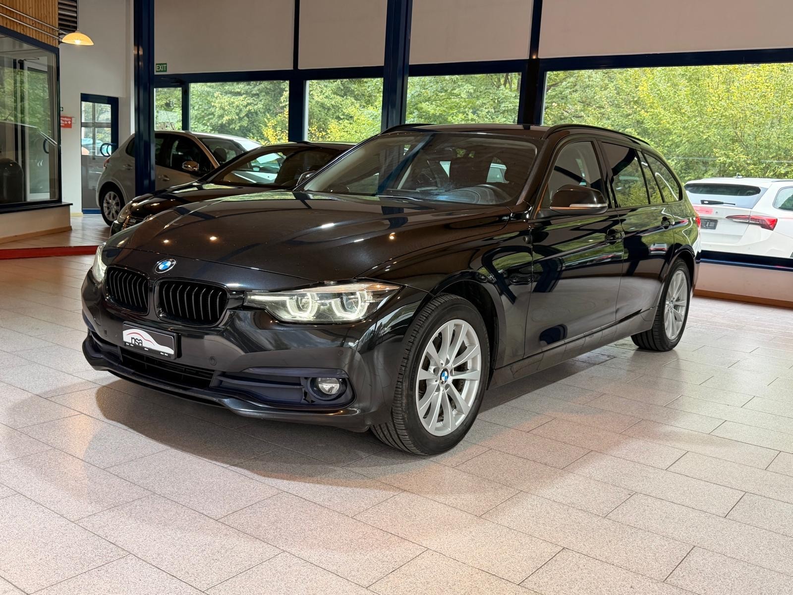 BMW 320d Touring xDrive-image-0