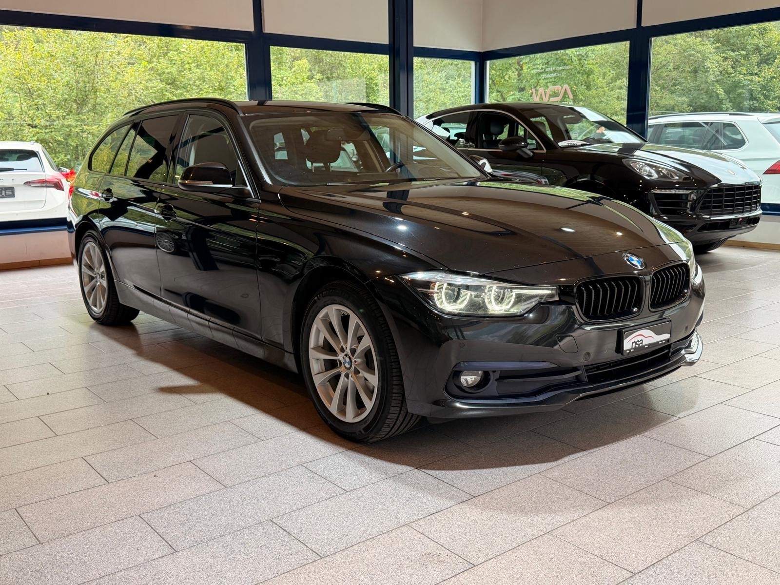 BMW 320d Touring xDrive-image-2