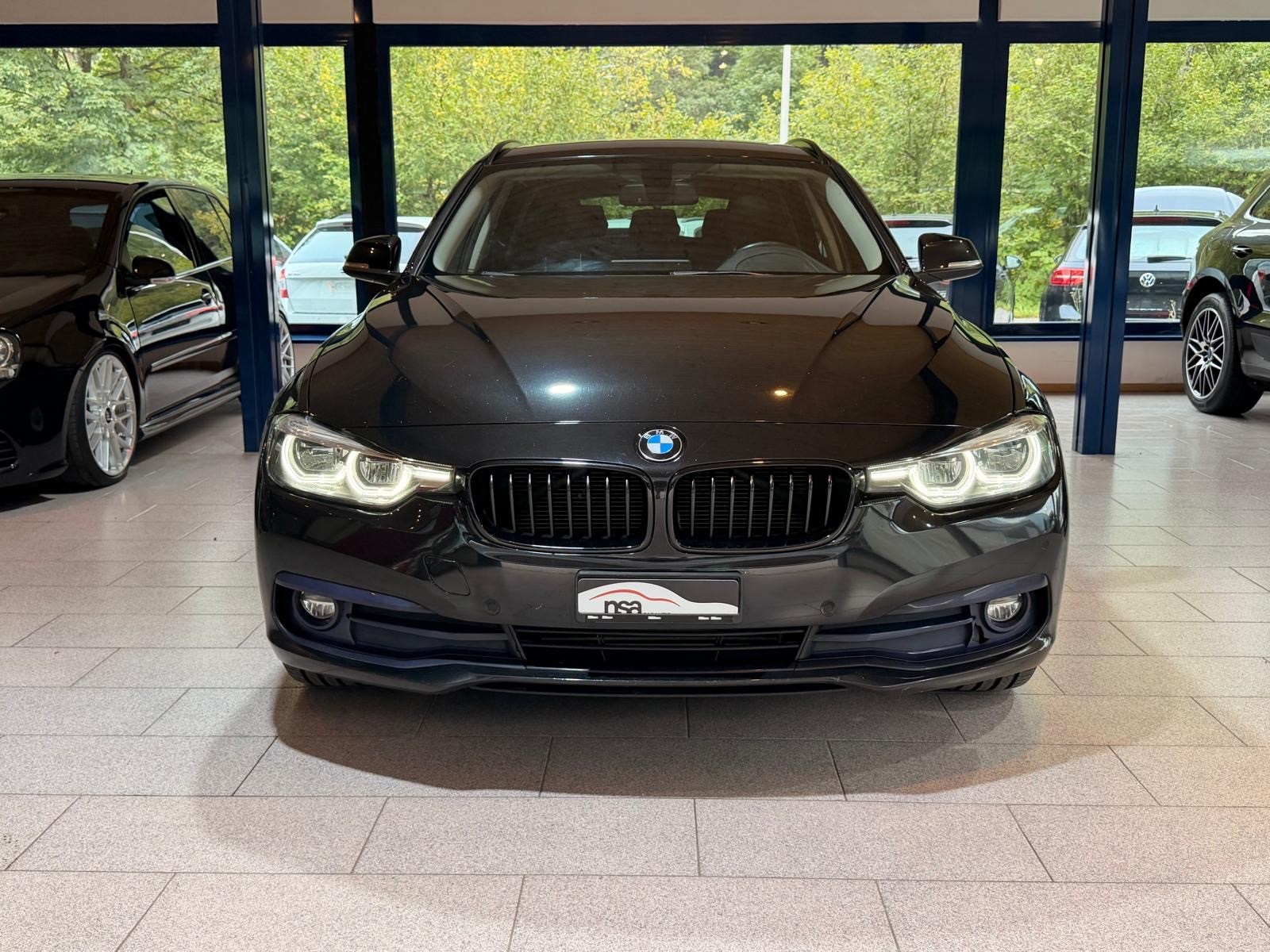 BMW 320d Touring xDrive-image-1