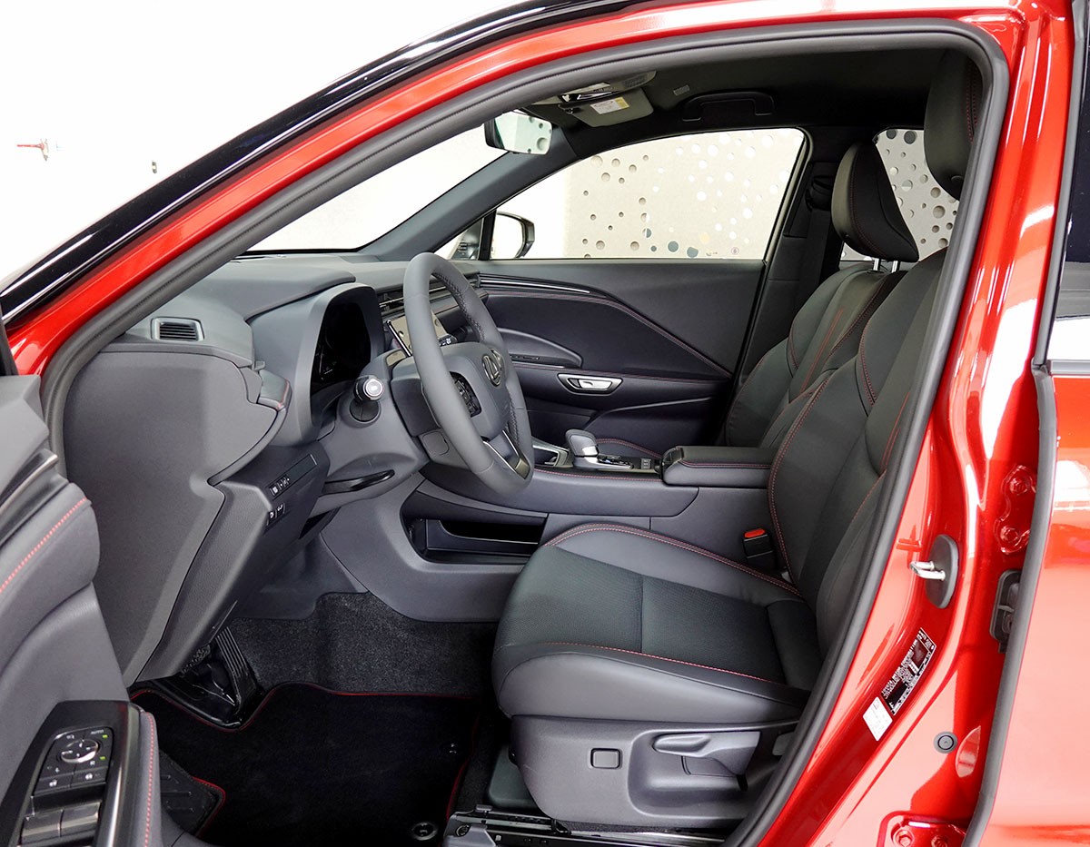 LEXUS LBX FWD Emotion CVT-image-7