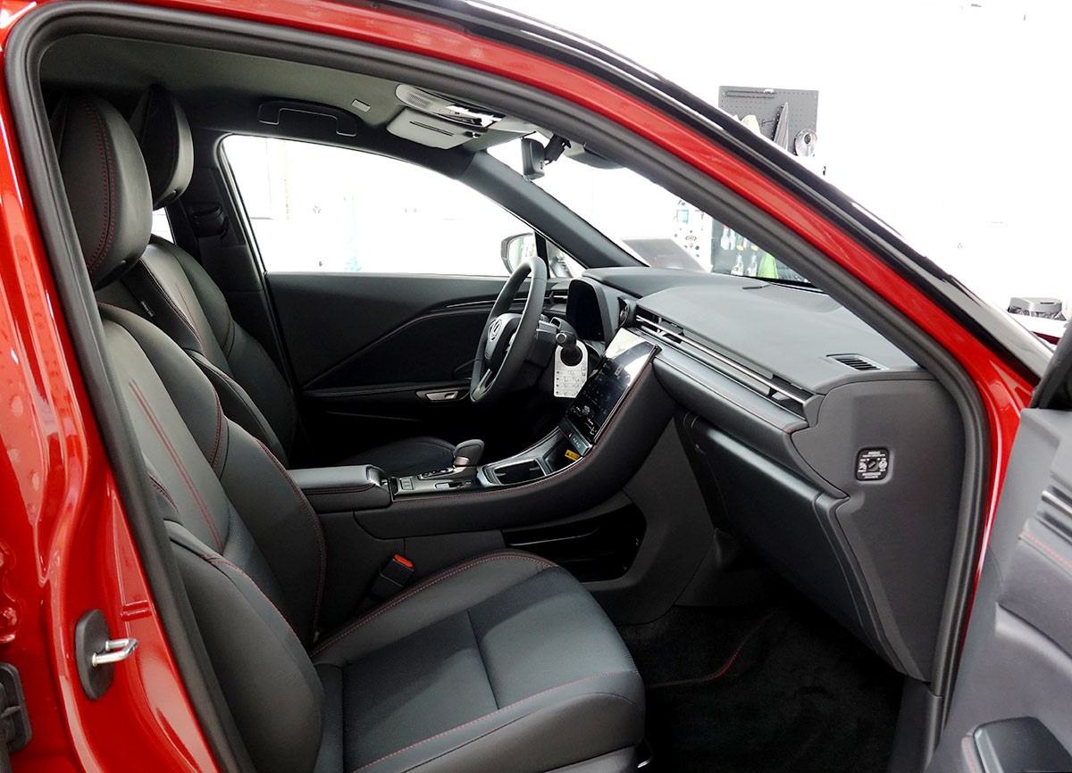 LEXUS LBX FWD Emotion CVT-image-5