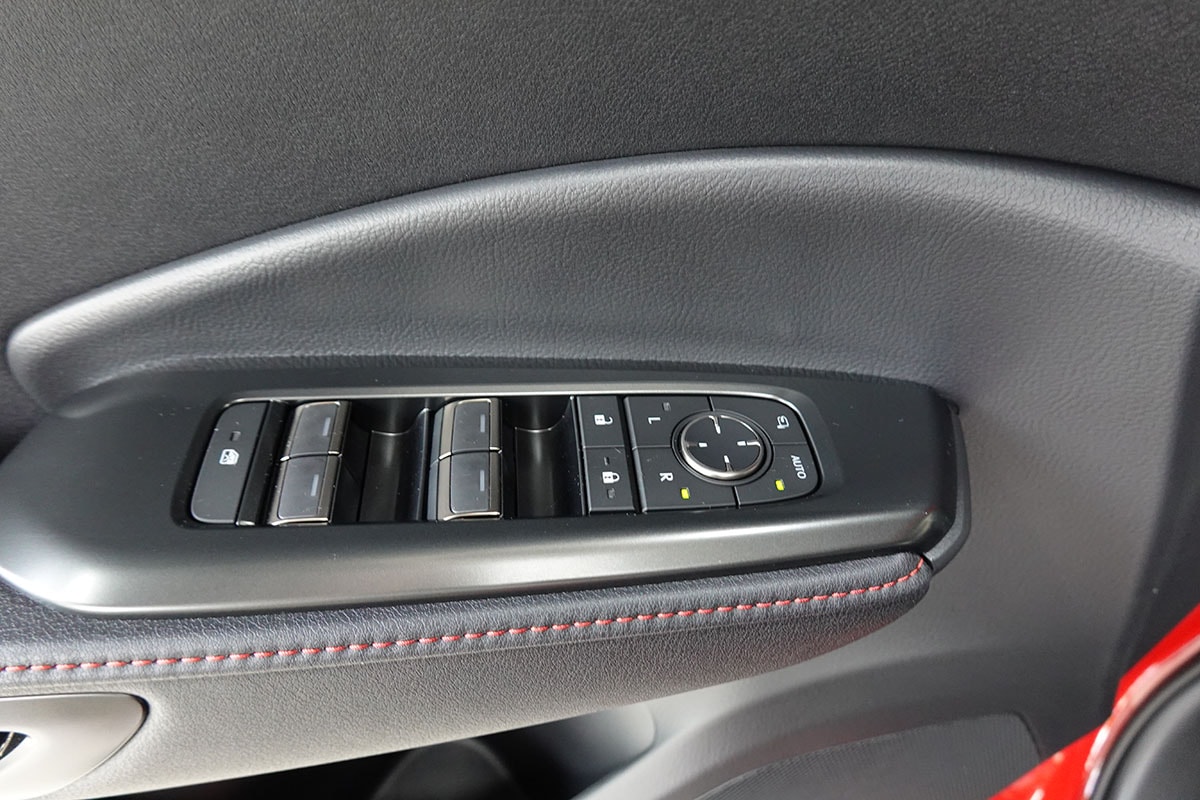 LEXUS LBX FWD Emotion CVT-image-13