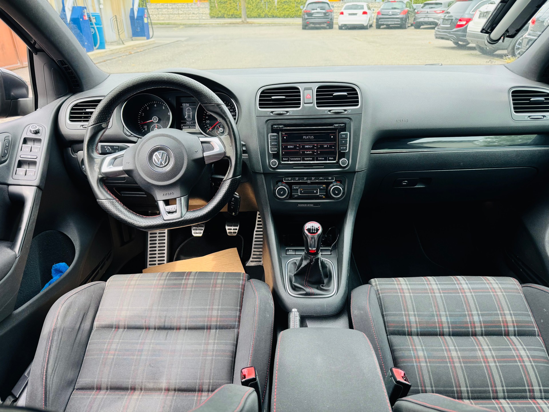 VW Golf 2.0 TSI GTI-image-2