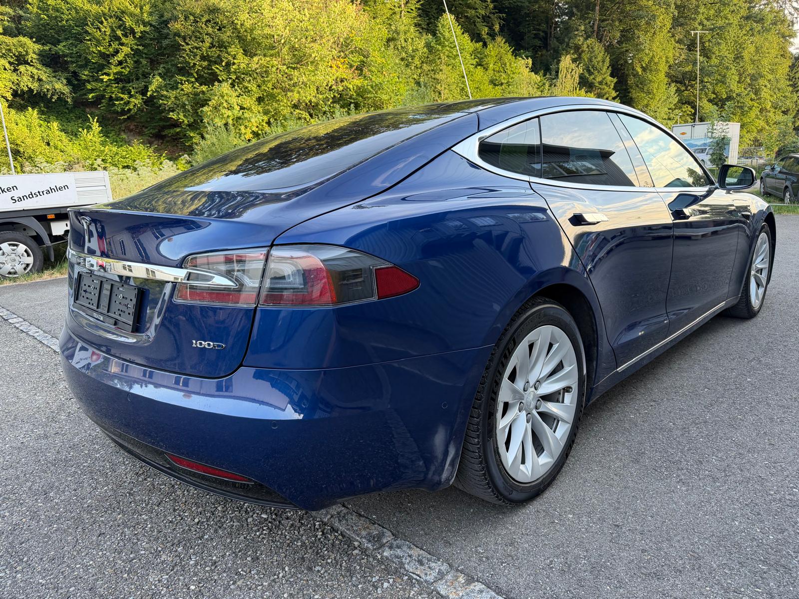 TESLA Model S 100 D-image-8