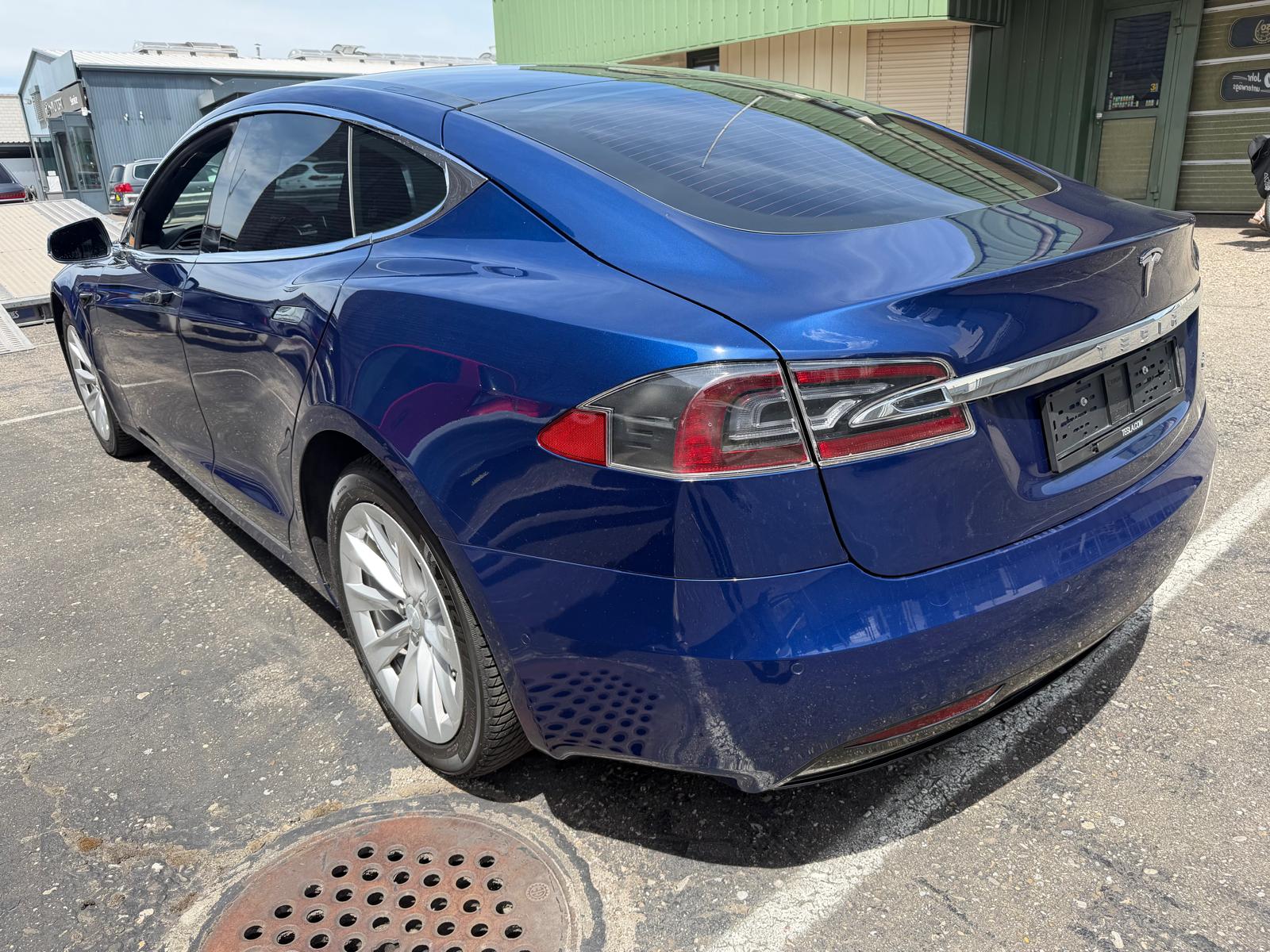 TESLA Model S 100 D-image-5