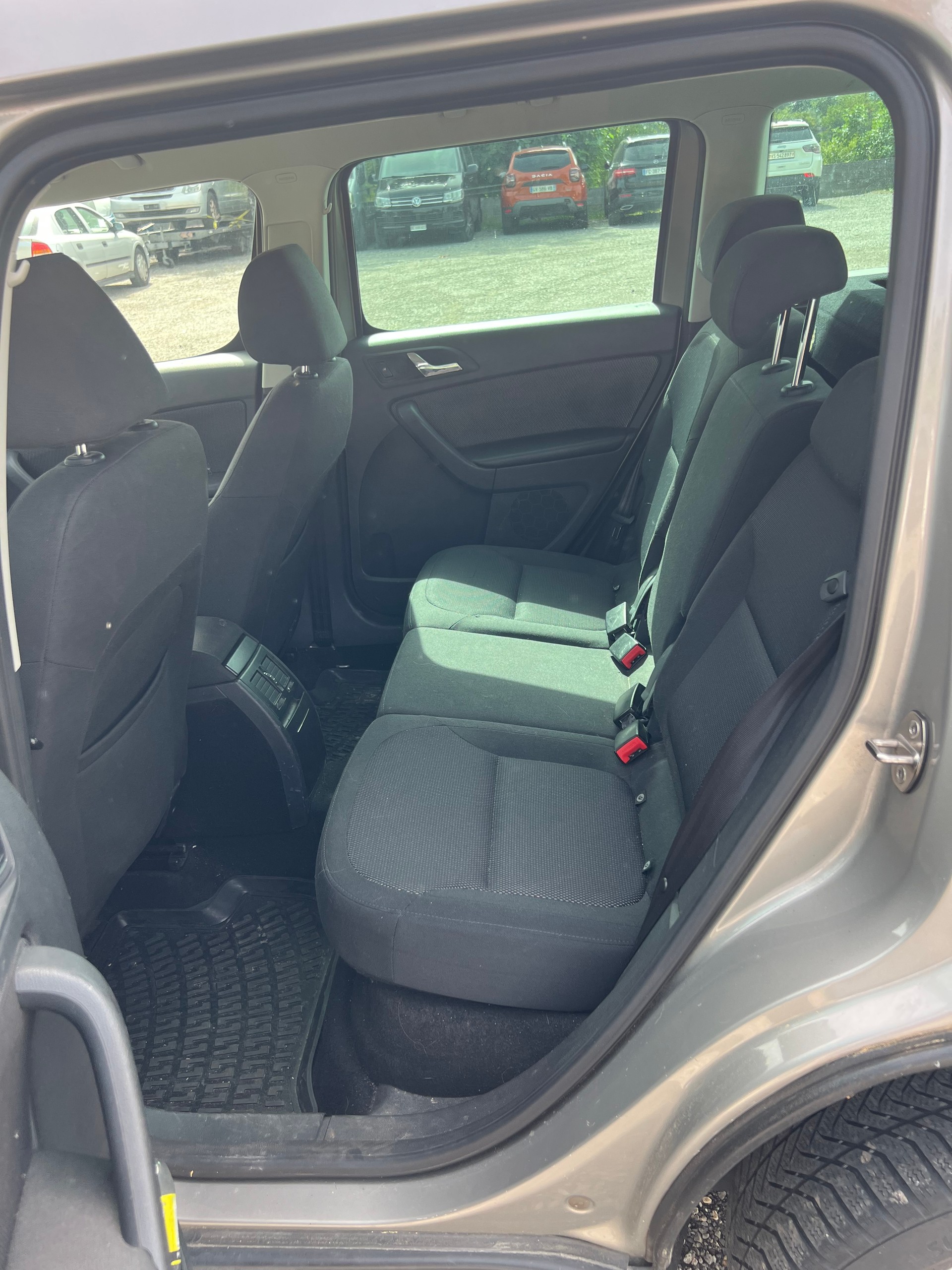 SKODA Yeti 2.0 TDI Ambition 4x4-image-14