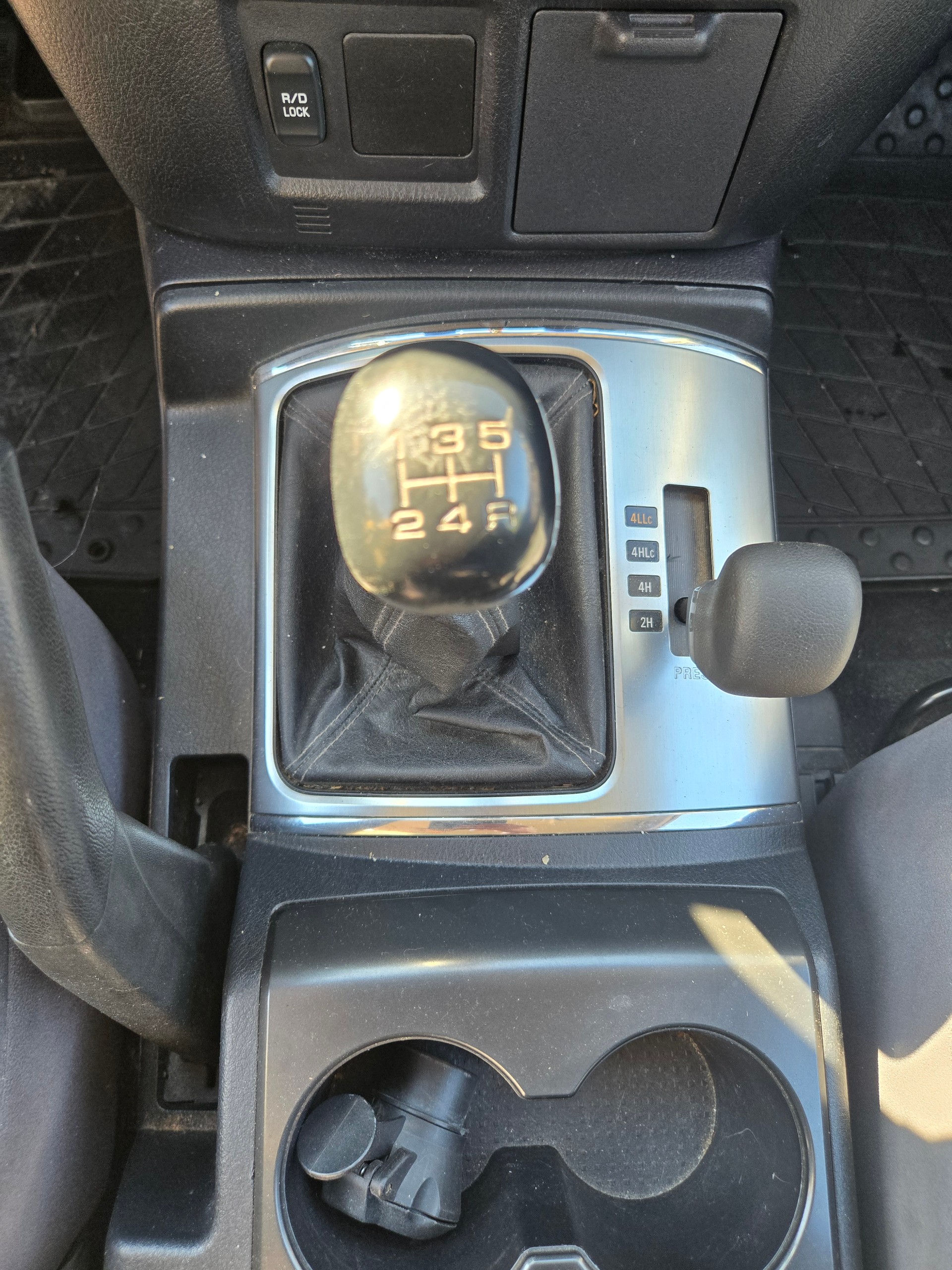 MITSUBISHI Pajero 3.2 DI-D Invite-image-12