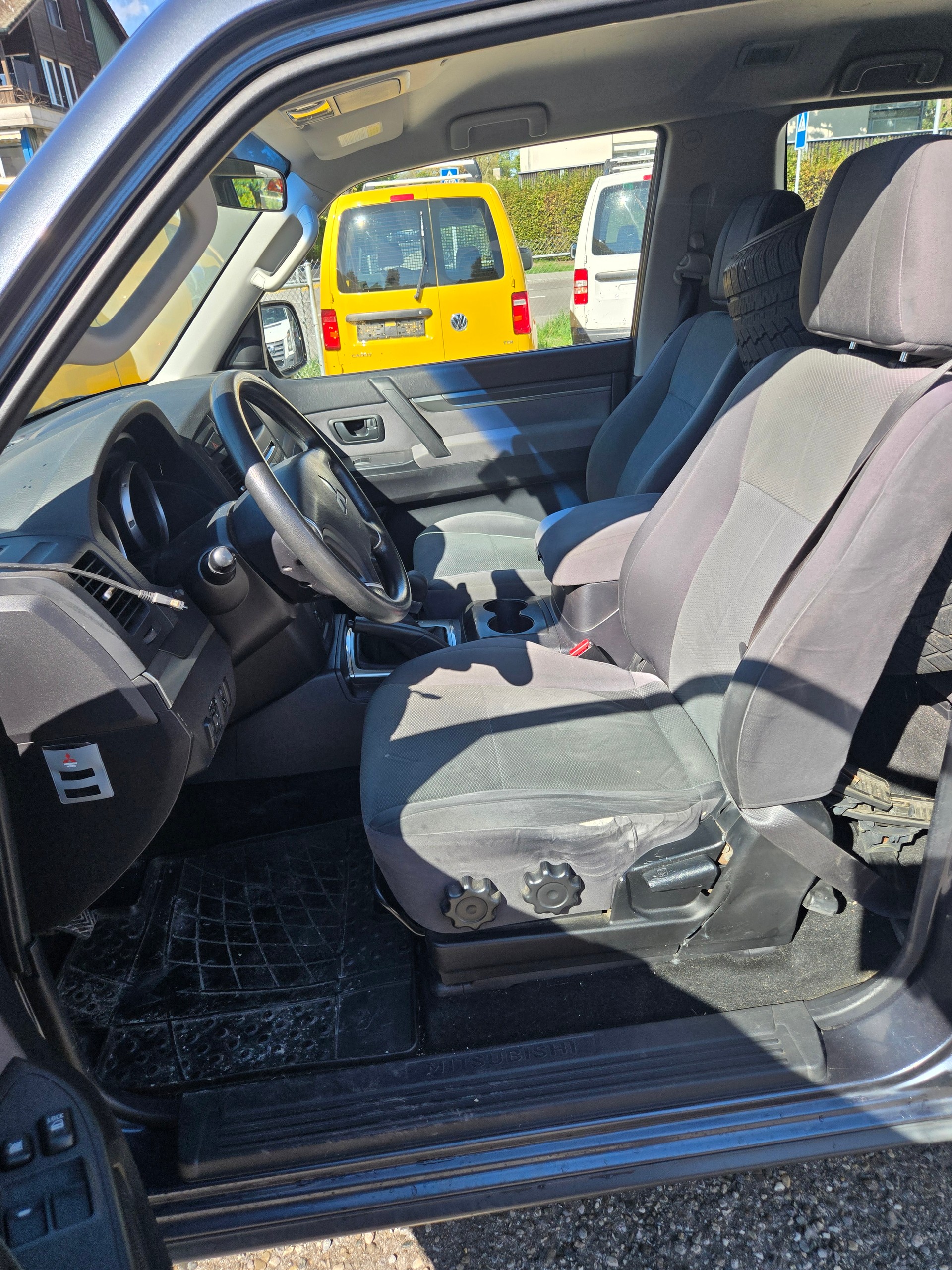 MITSUBISHI Pajero 3.2 DI-D Invite-image-9
