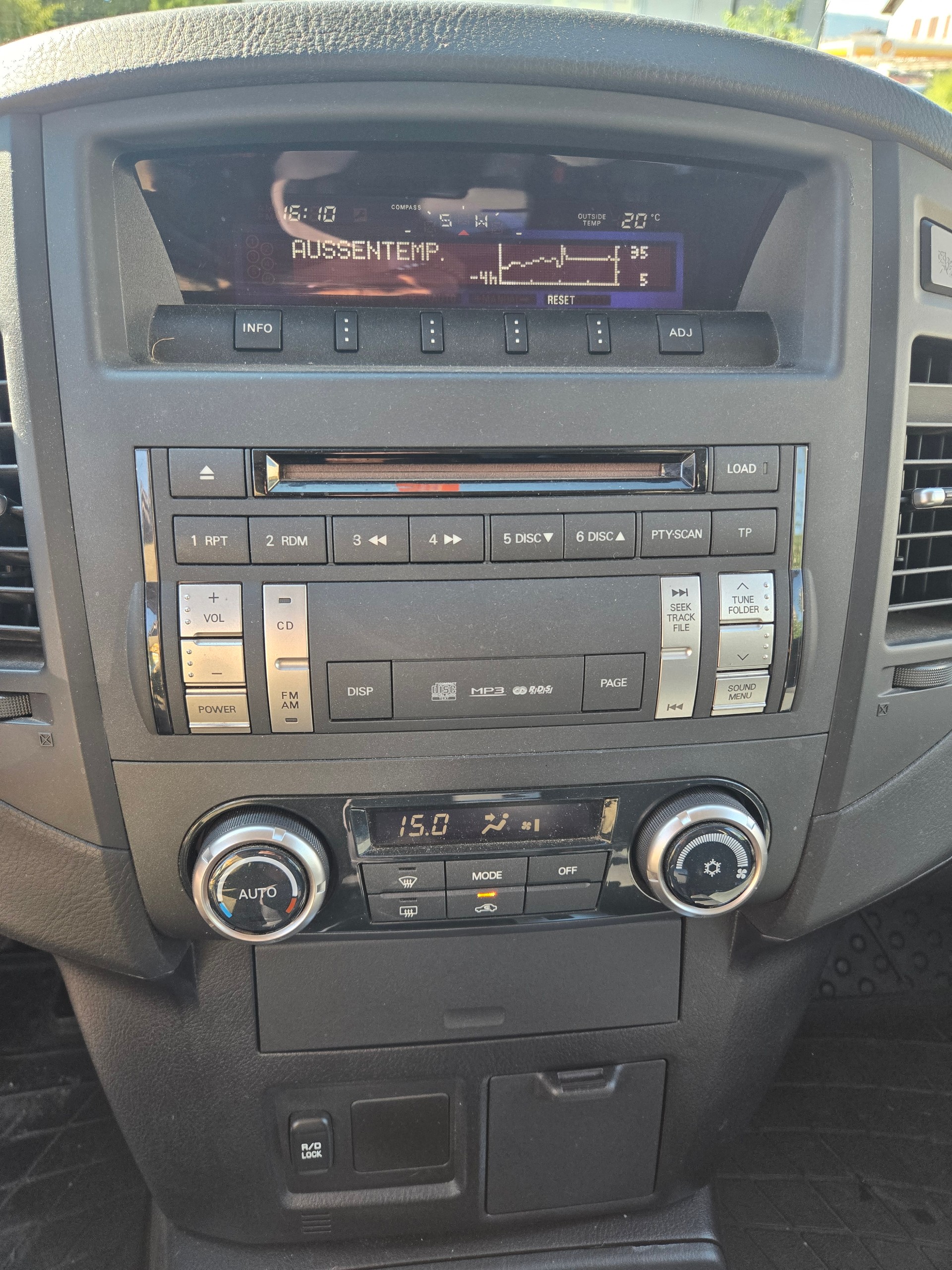 MITSUBISHI Pajero 3.2 DI-D Invite-image-11