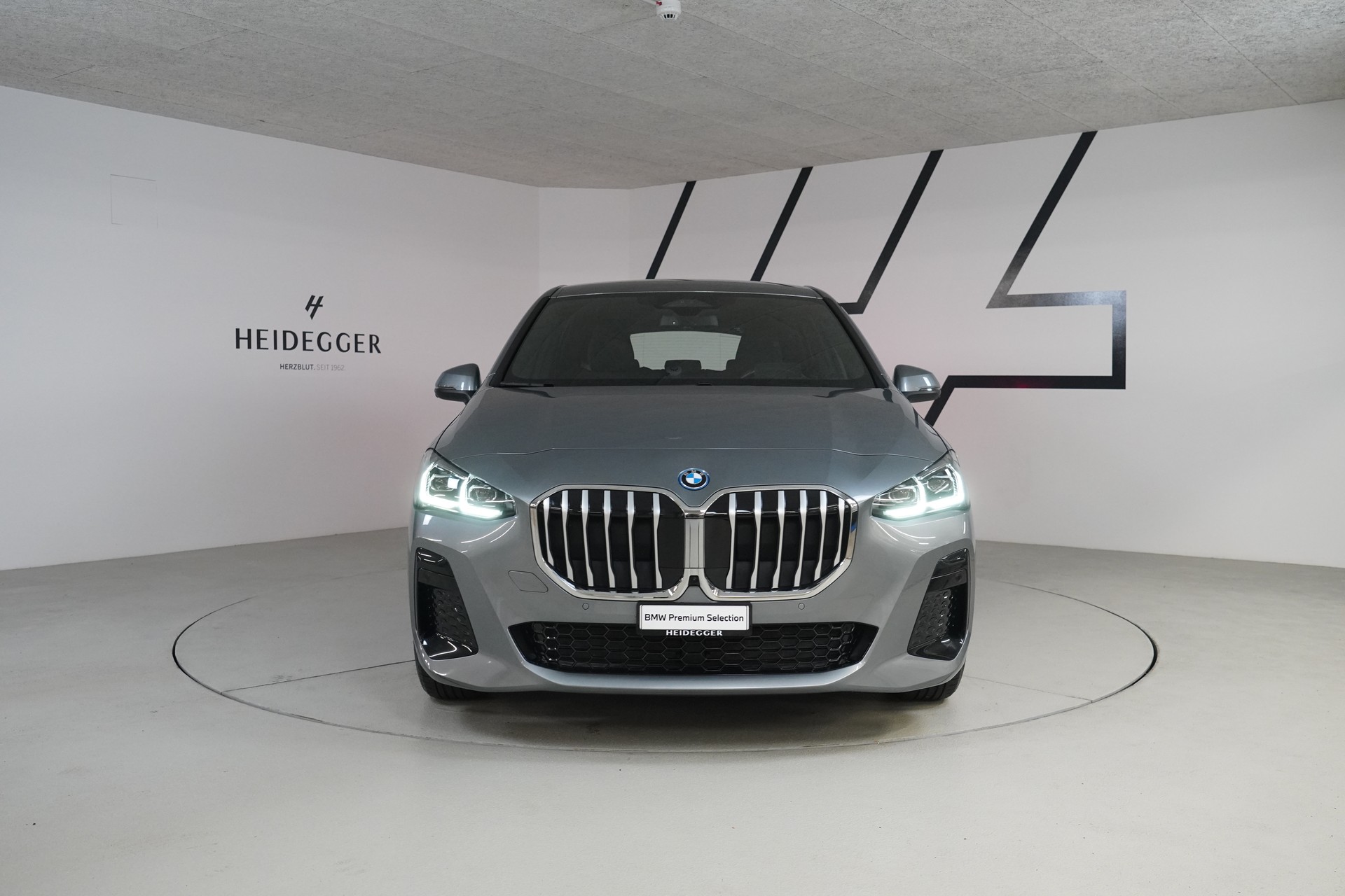 BMW 225e xDrive Active Tourer M Sport-showroom-element-2