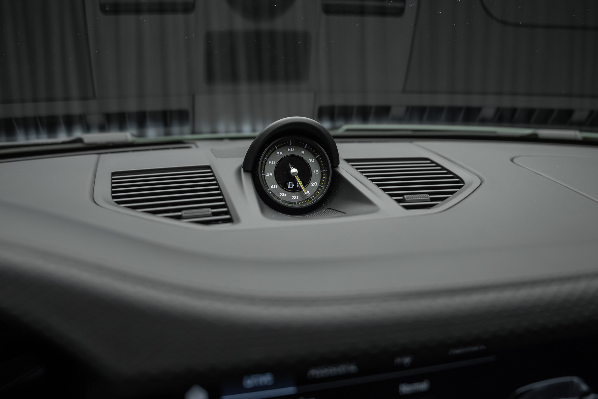 PORSCHE 911 Carrera GT3 PDK Touring-image-24