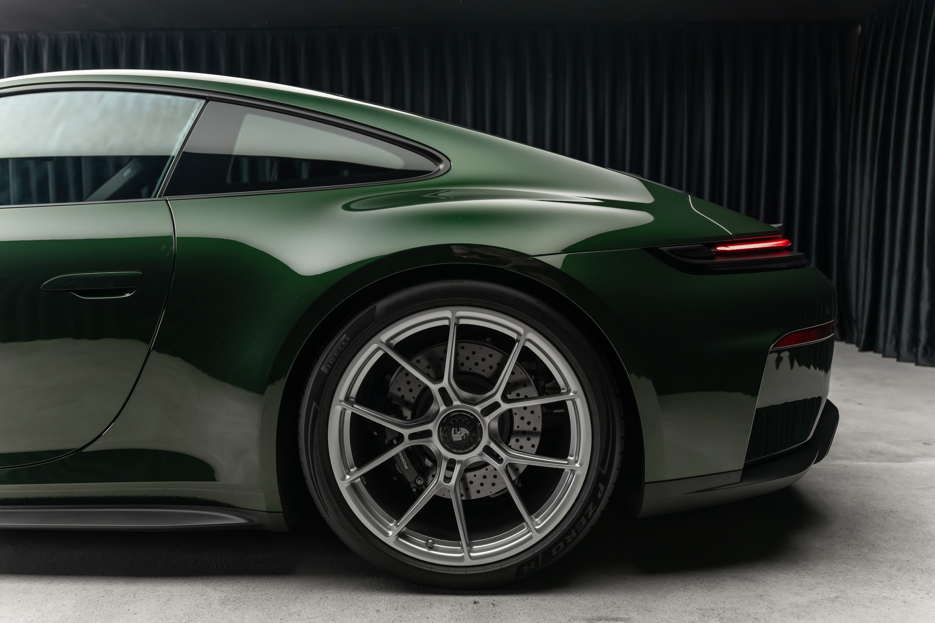 PORSCHE 911 Carrera GT3 PDK Touring-image-6