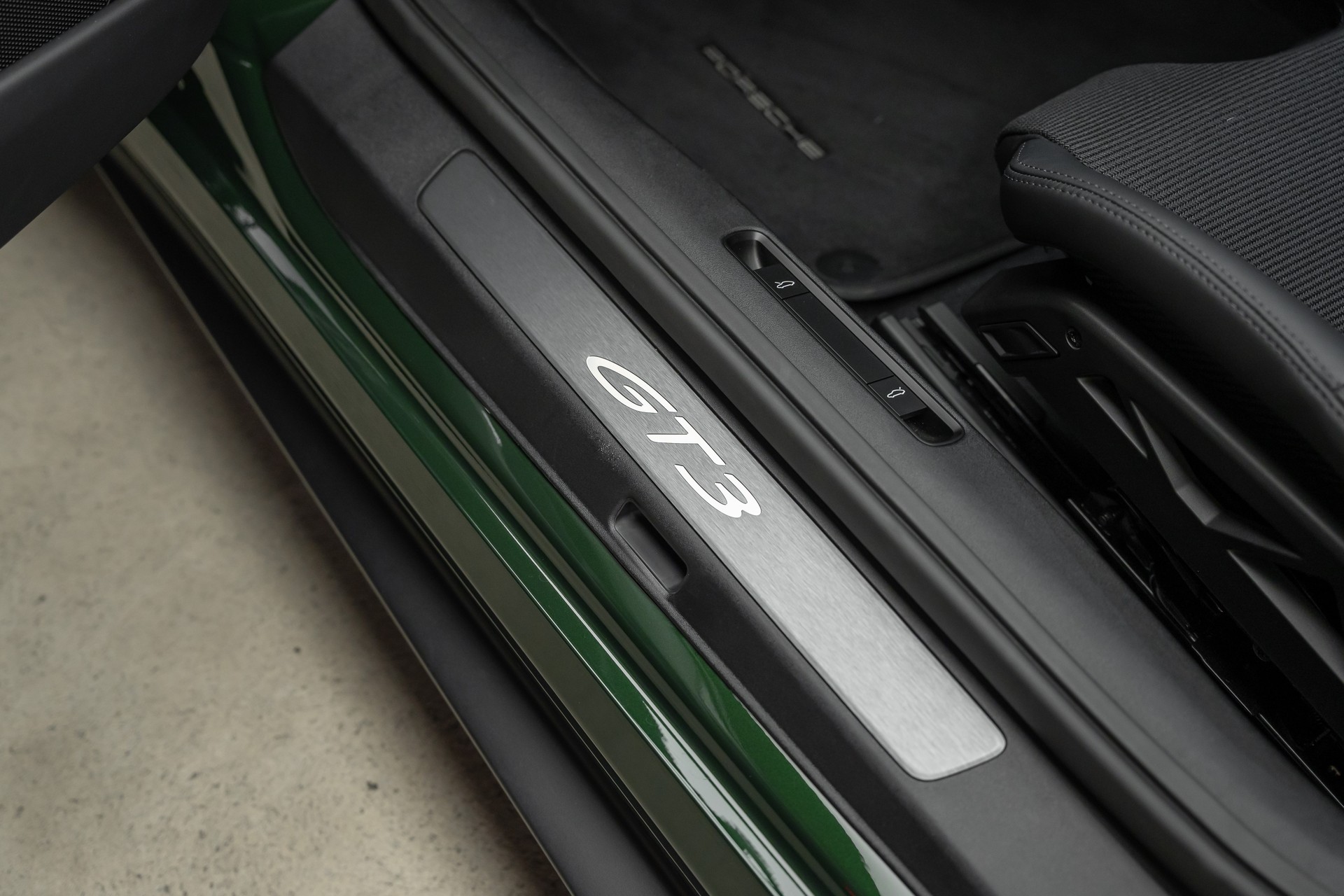 PORSCHE 911 Carrera GT3 PDK Touring-image-18