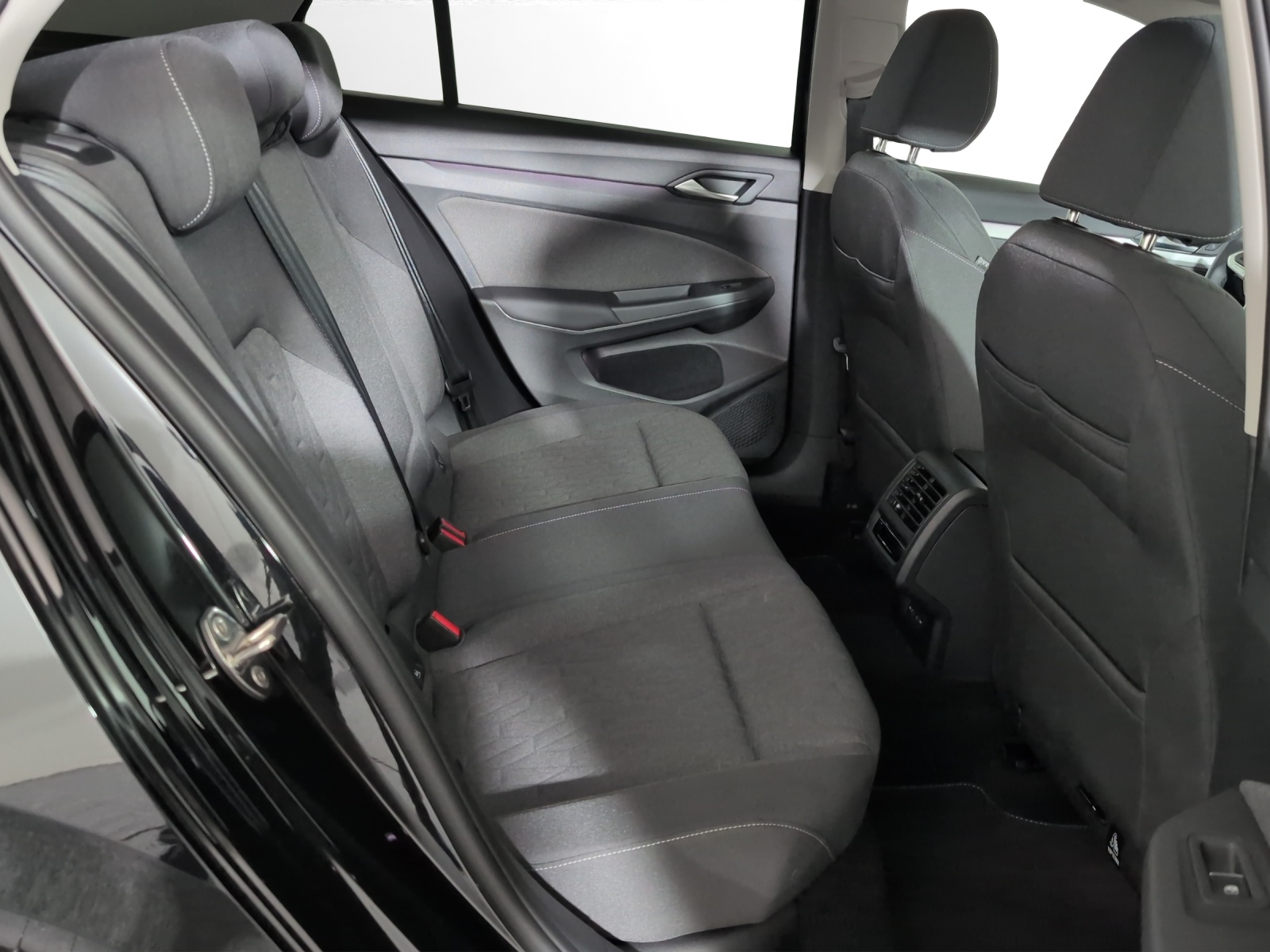 VW Golf 1.5 e TSI mHEV United DSG-image-8