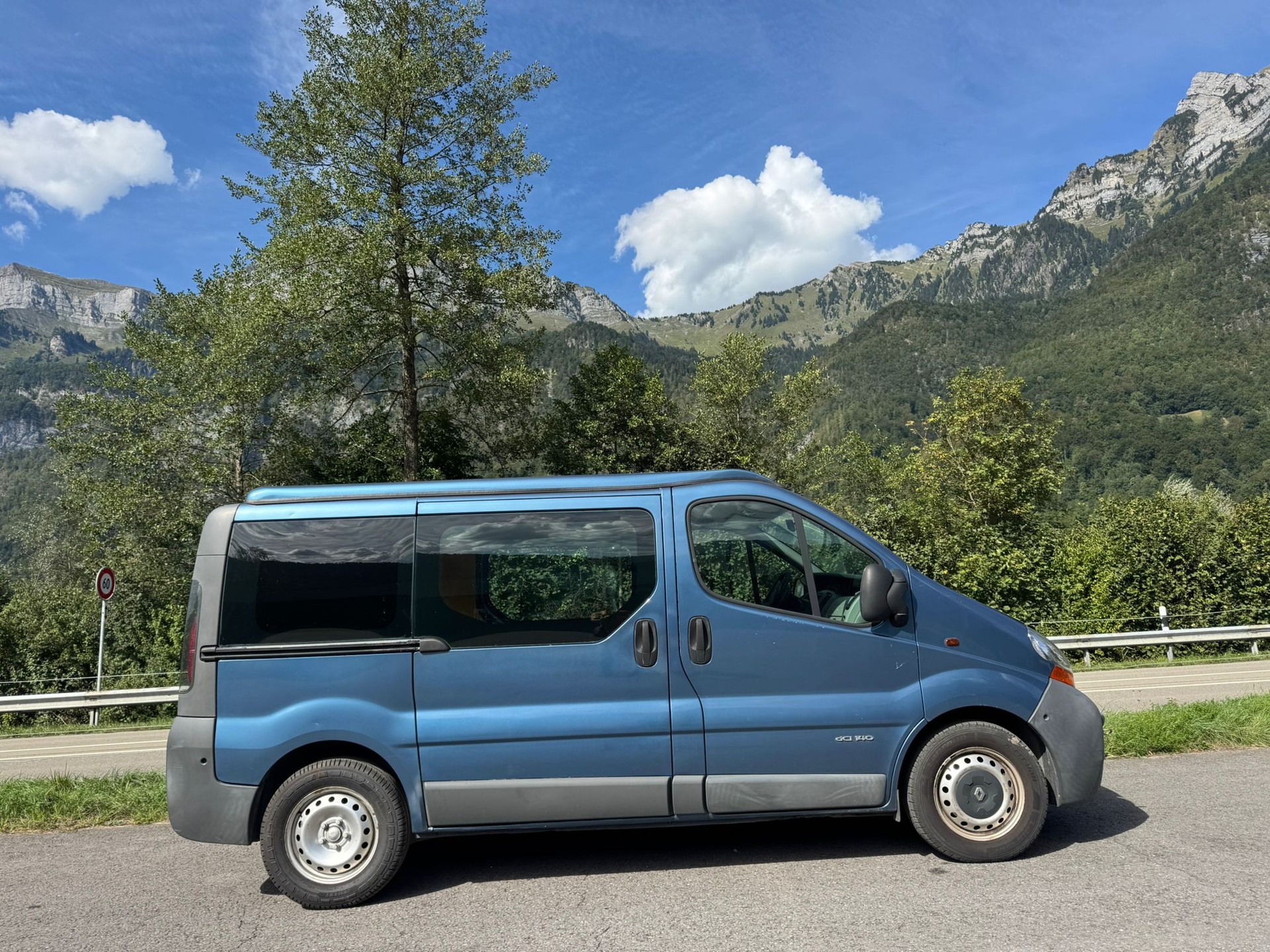RENAULT Trafic 2.5 dCi 135 2.9t-image-3