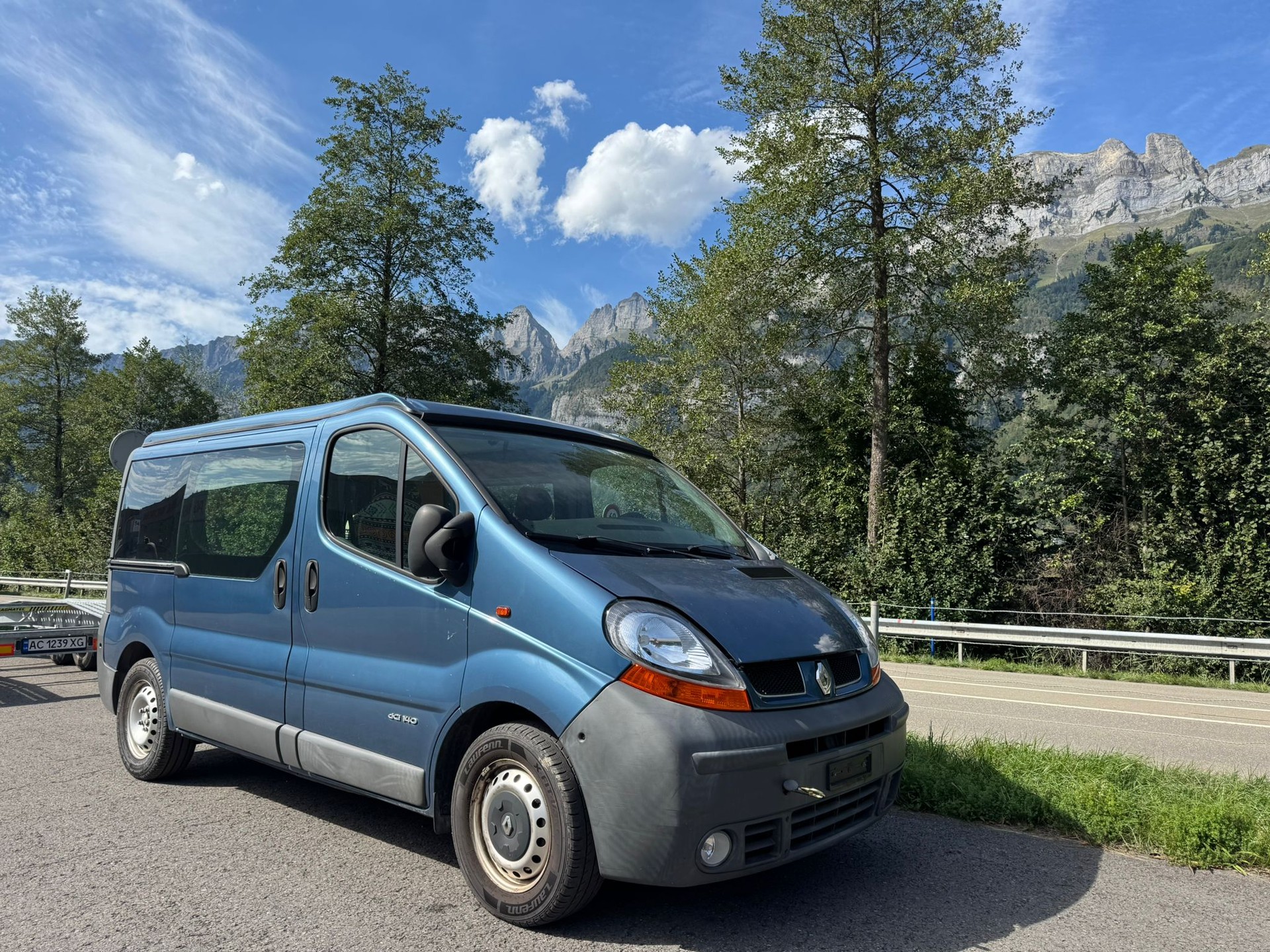 RENAULT Trafic 2.5 dCi 135 2.9t-image-2
