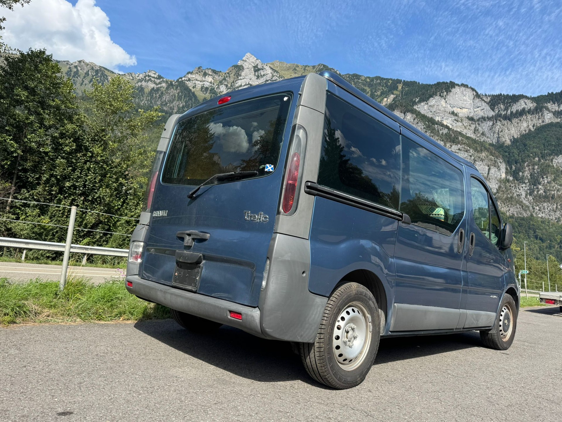 RENAULT Trafic 2.5 dCi 135 2.9t-image-5