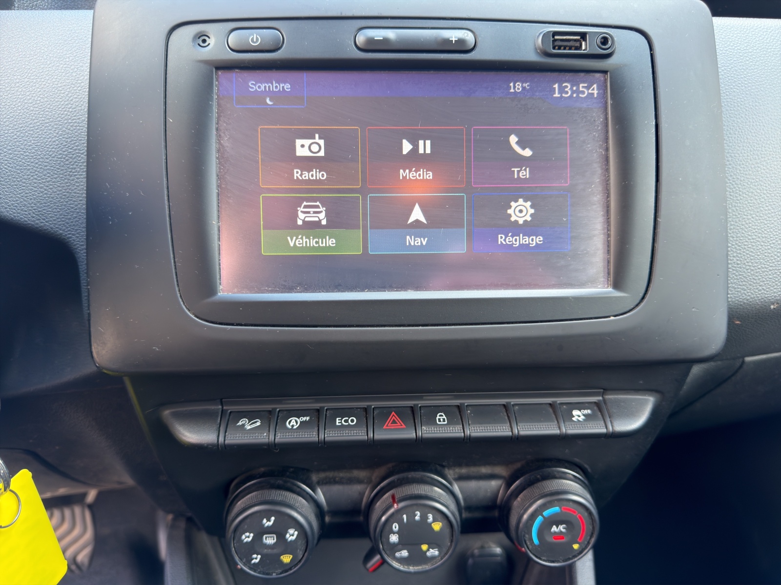 DACIA Duster TCe 125 Essential 4x4-image-14