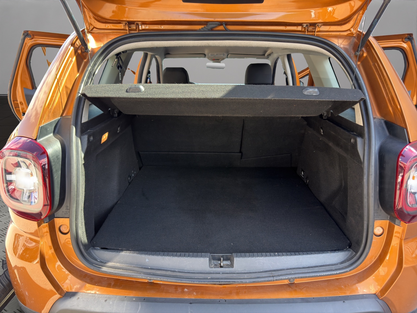 DACIA Duster TCe 125 Essential 4x4-image-18