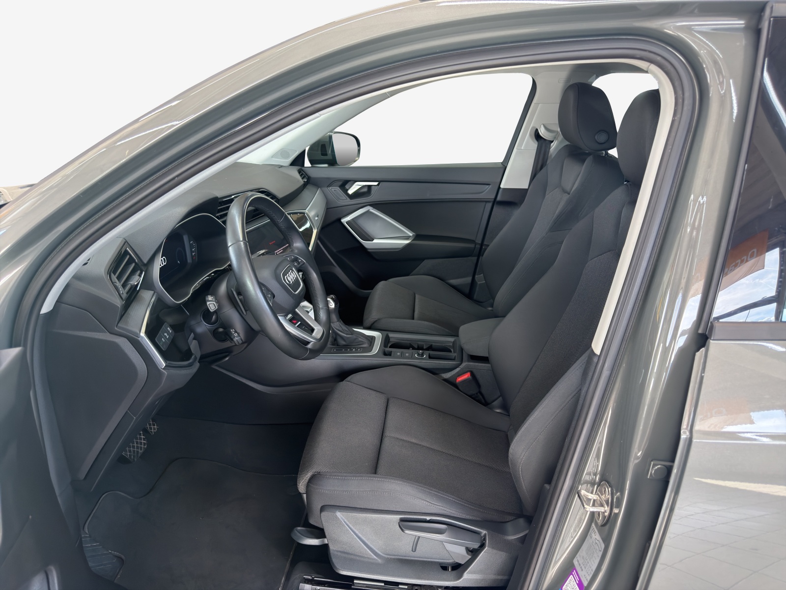 AUDI Q3 Sportback 35 TFSI Attraction S-tronic-image-7