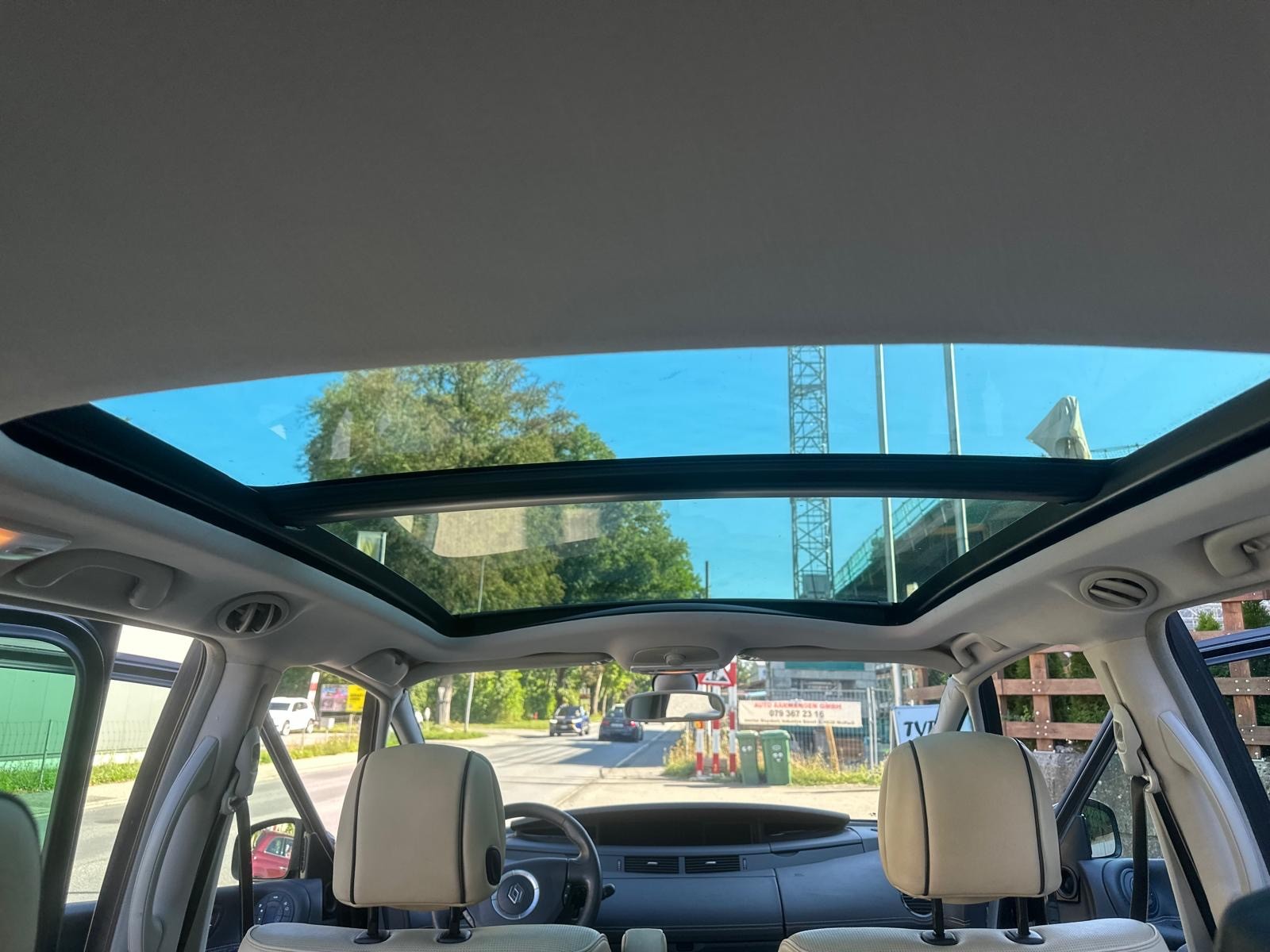 RENAULT Espace 2.0 dCi Initiale Automatic-image-7