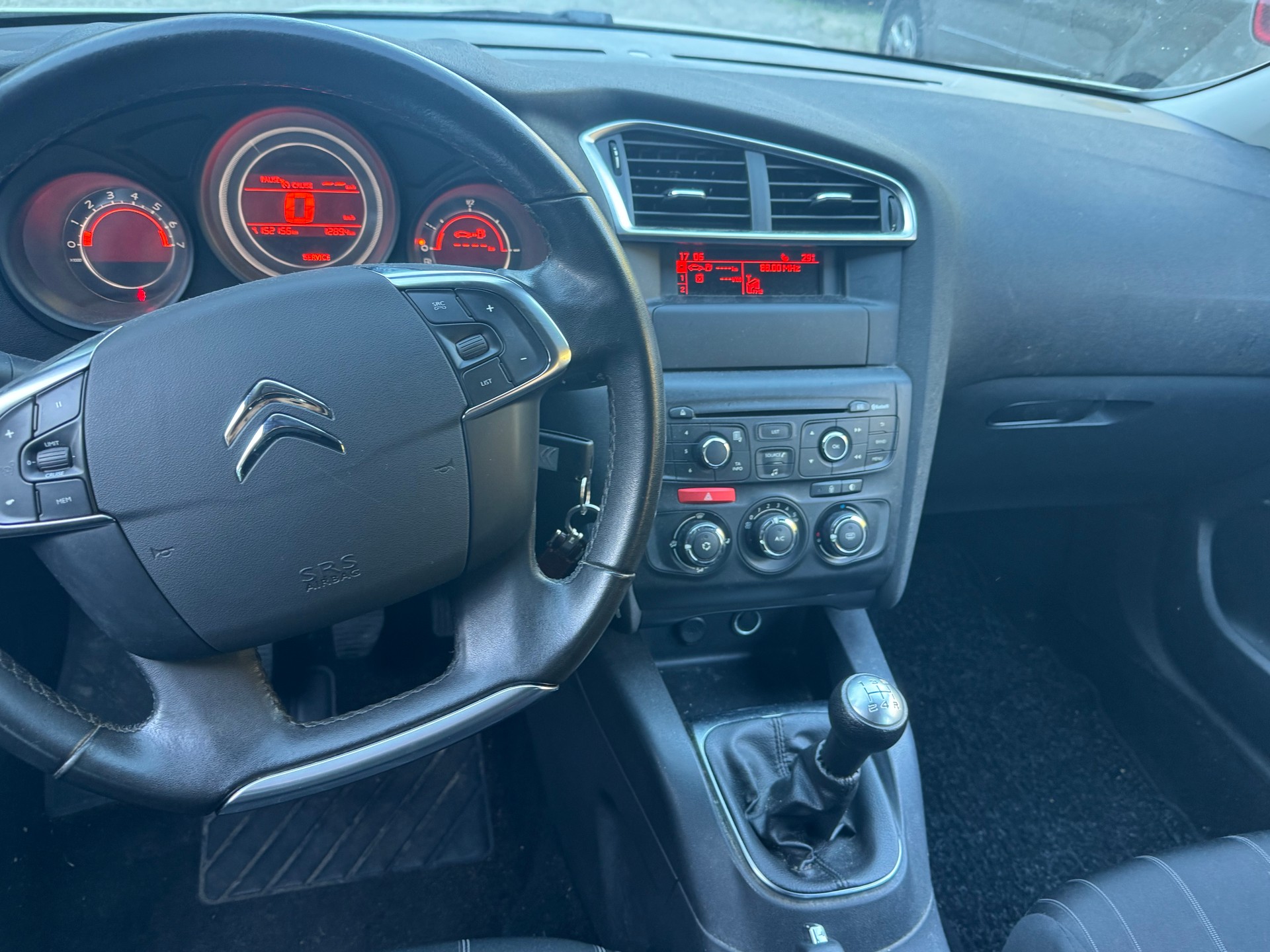 CITROEN C4 Berline 1.4 VTi Attraction-image-8