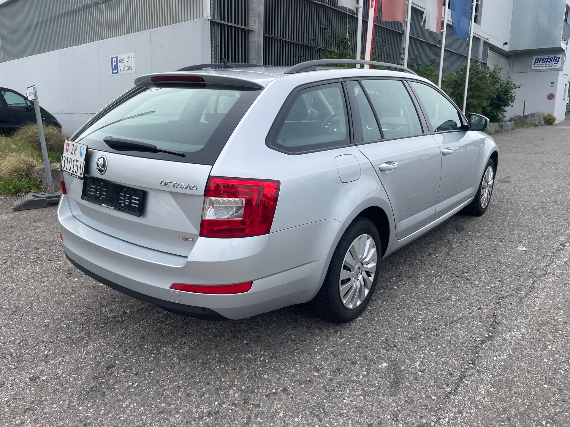 SKODA Octavia Combi 2.0 TDI Elegance 4x4 DSG-image-3