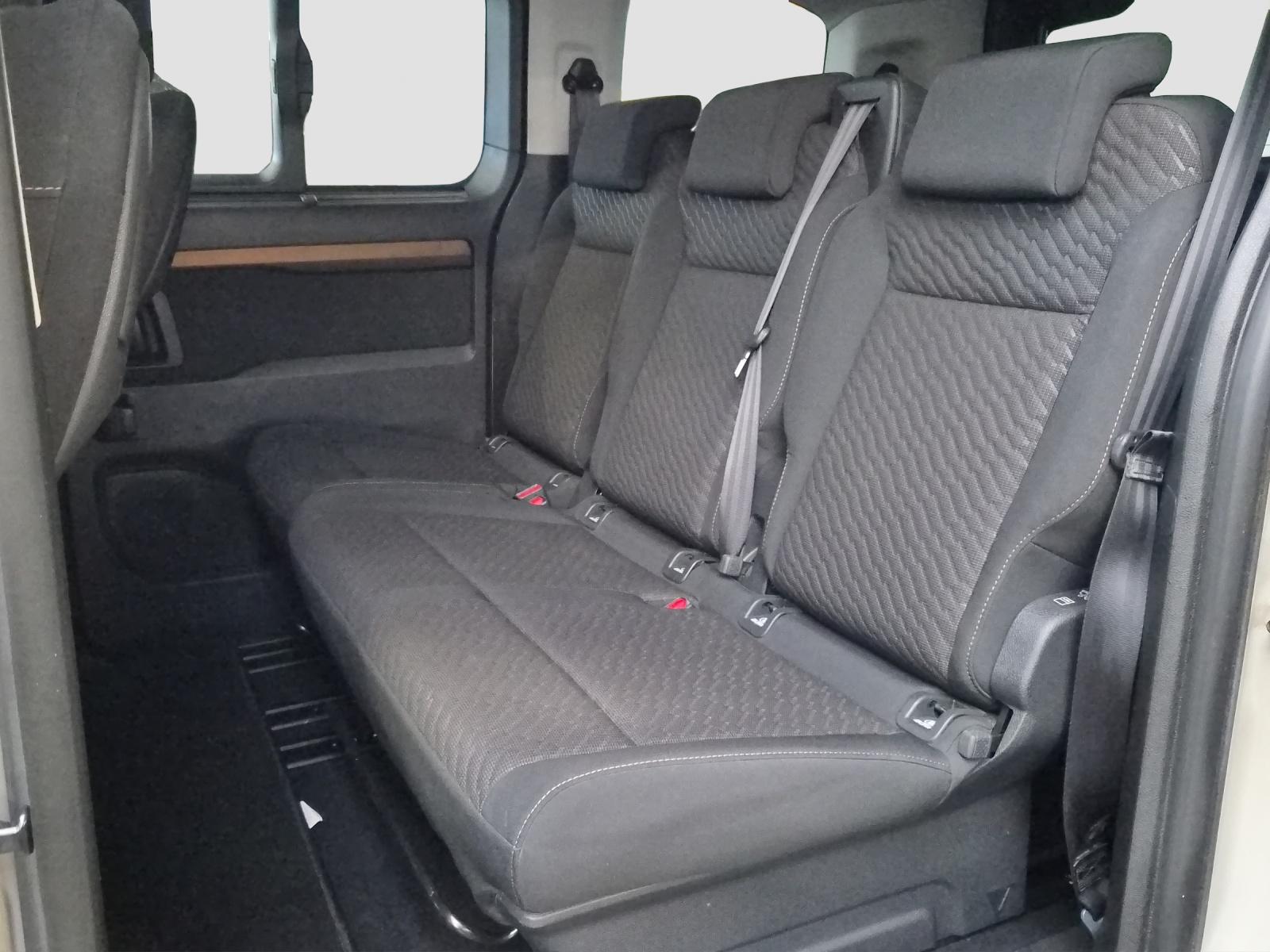 TOYOTA PROACE Verso L0 2.0 D Shuttle-image-12