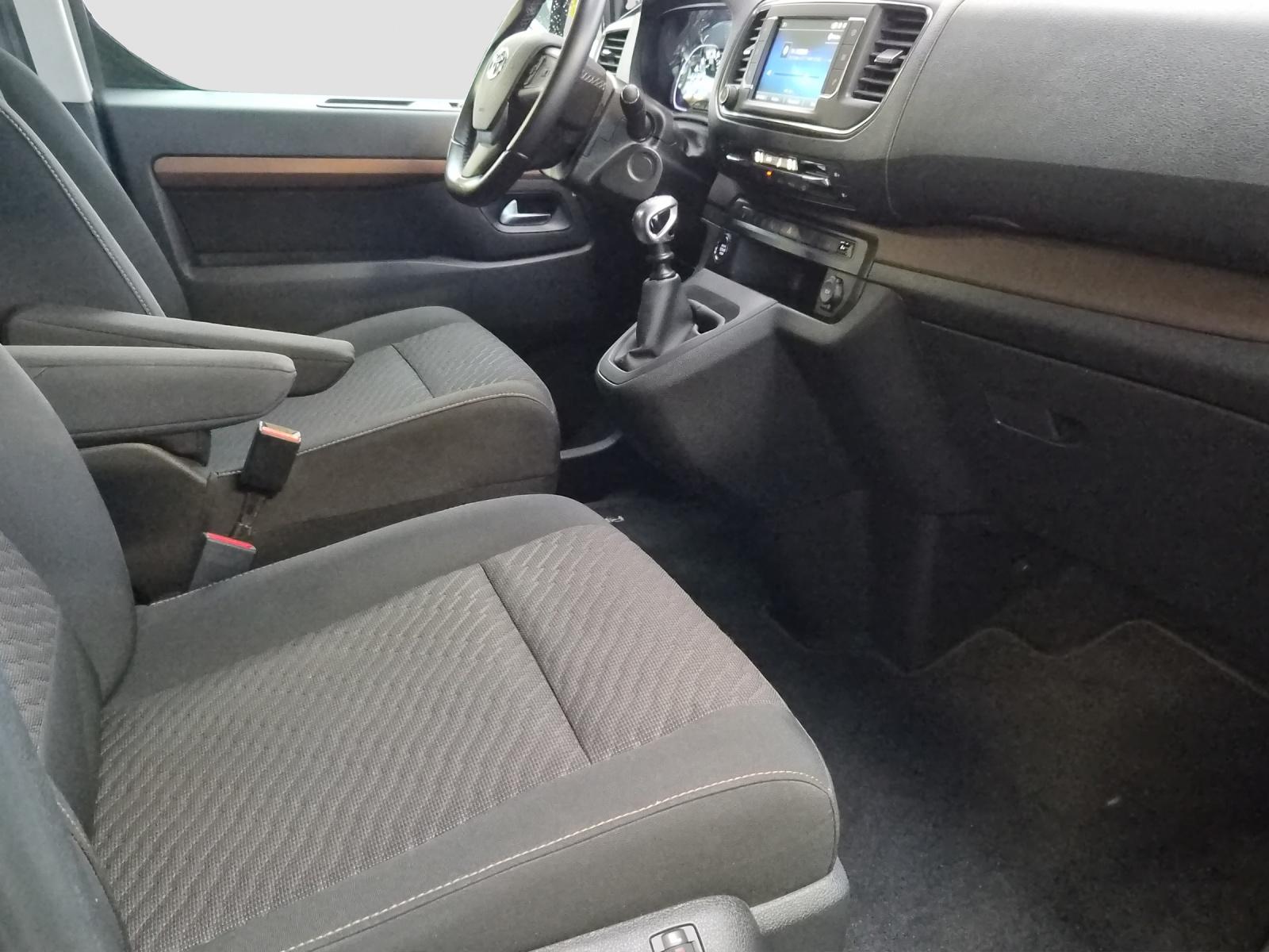 TOYOTA PROACE Verso L0 2.0 D Shuttle-image-13