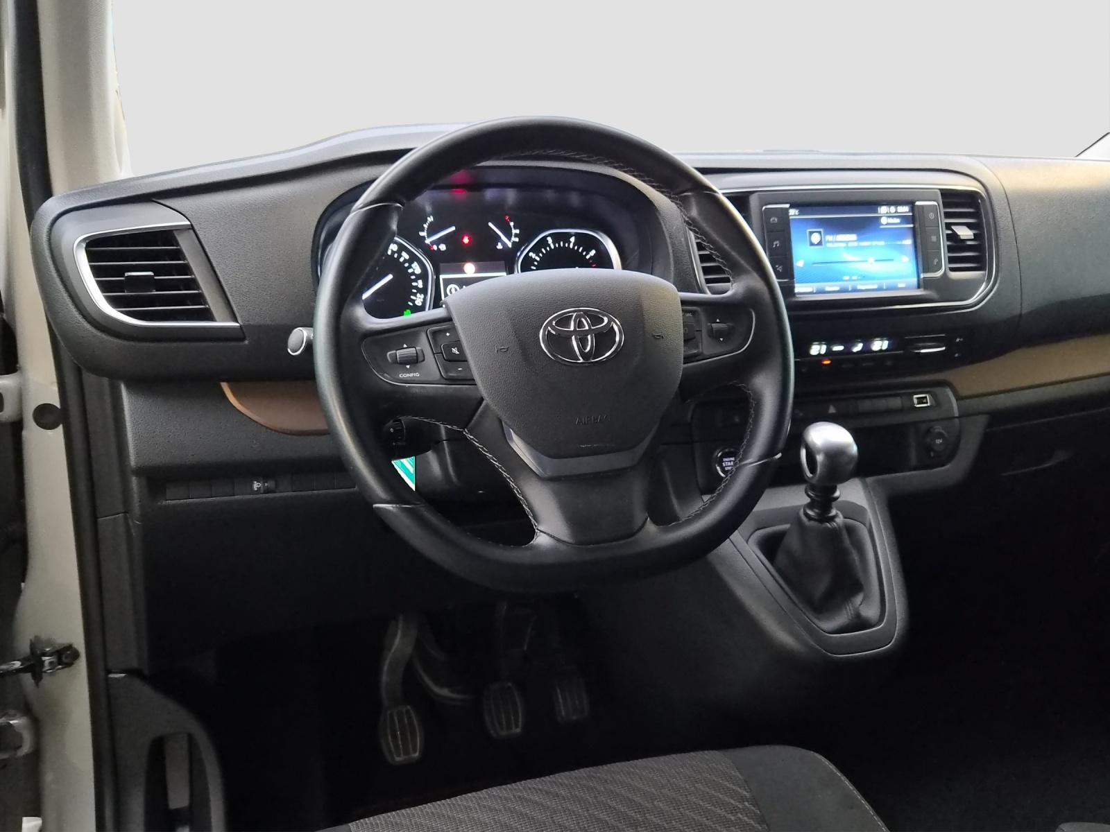TOYOTA PROACE Verso L0 2.0 D Shuttle-image-9