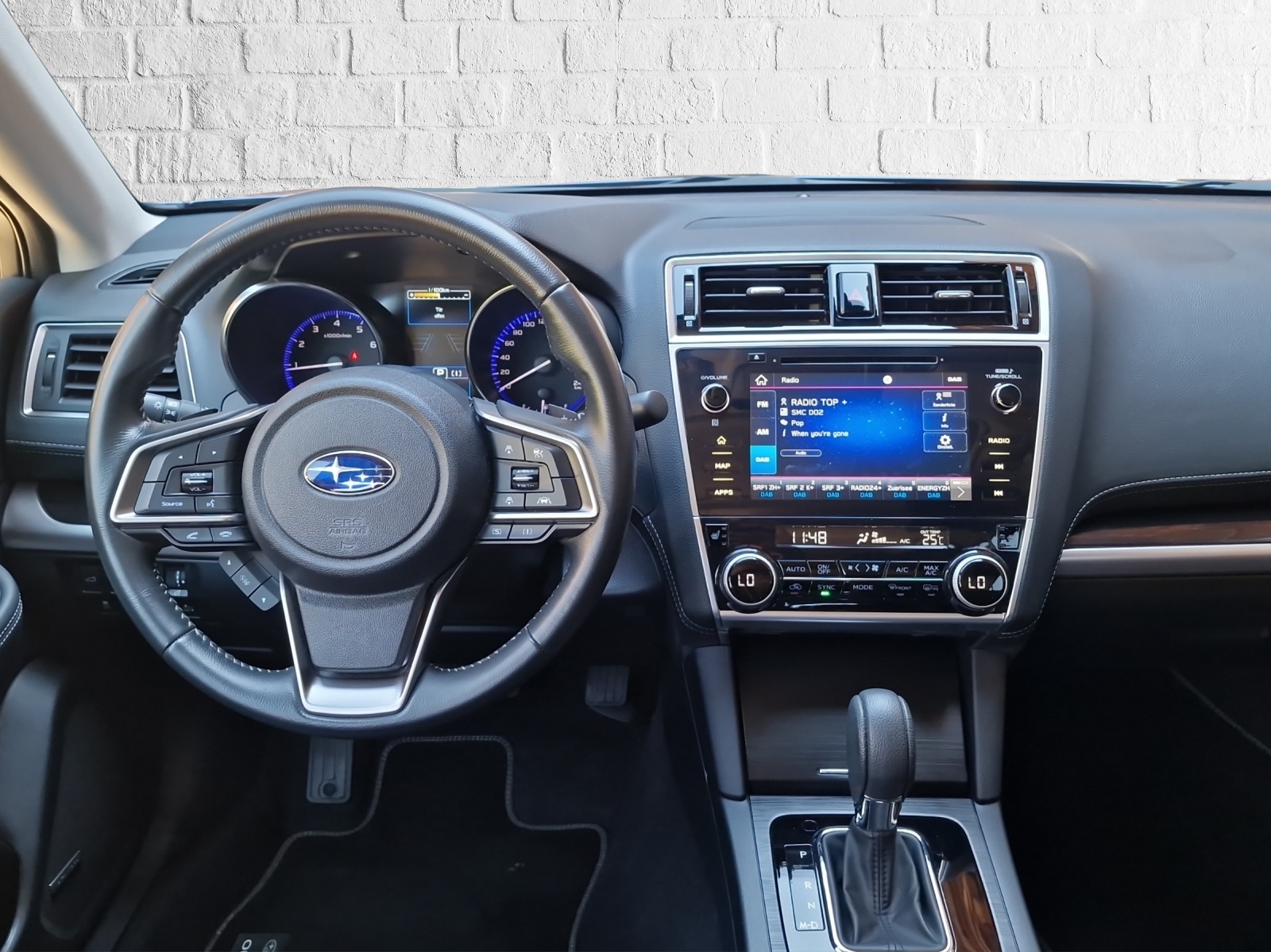 SUBARU Outback 2.5i Luxury-image-10