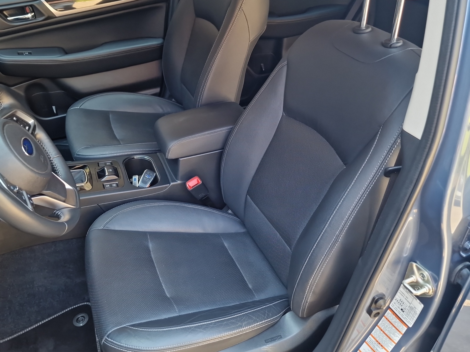 SUBARU Outback 2.5i Luxury-image-13