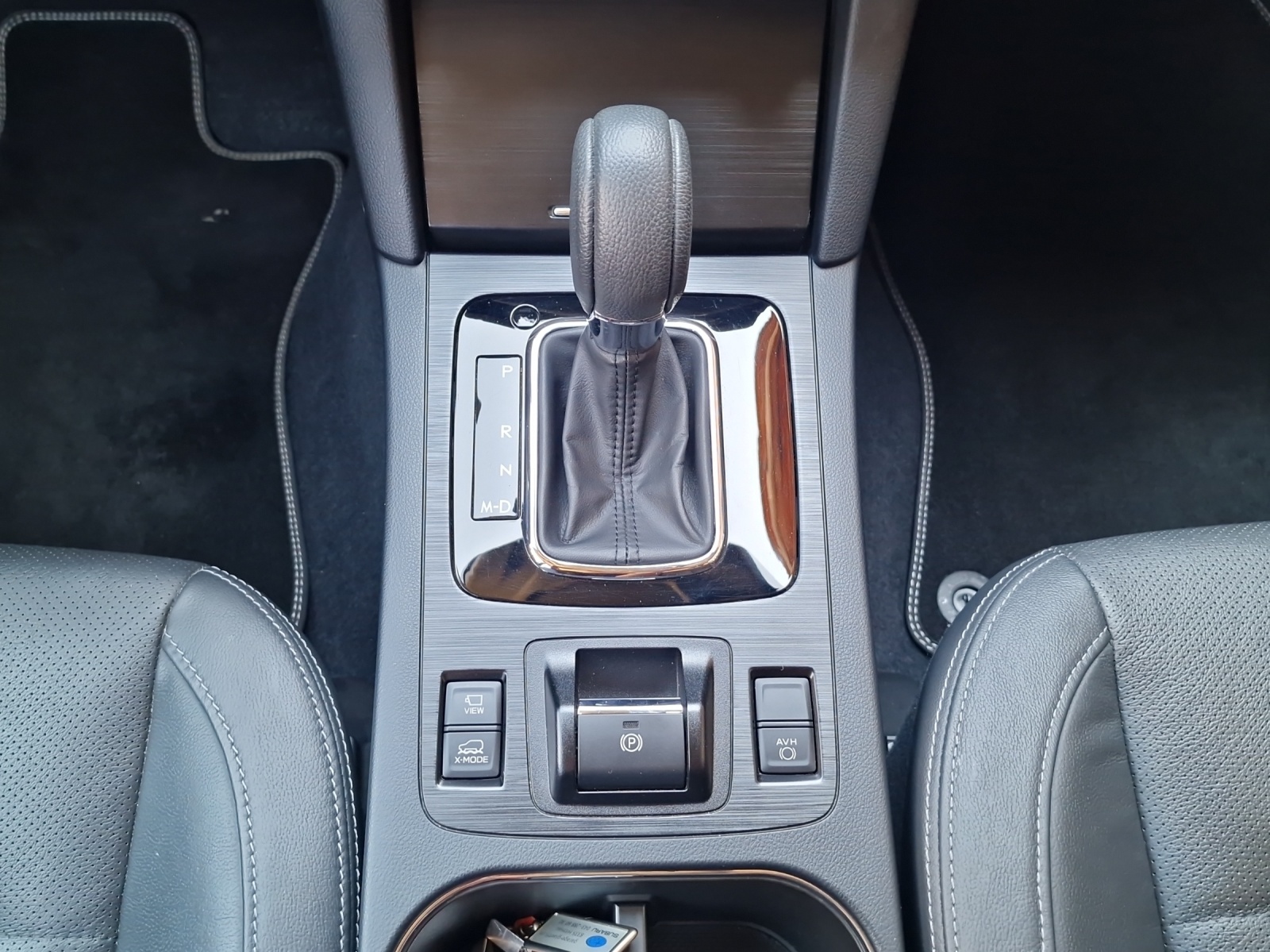 SUBARU Outback 2.5i Luxury-image-12