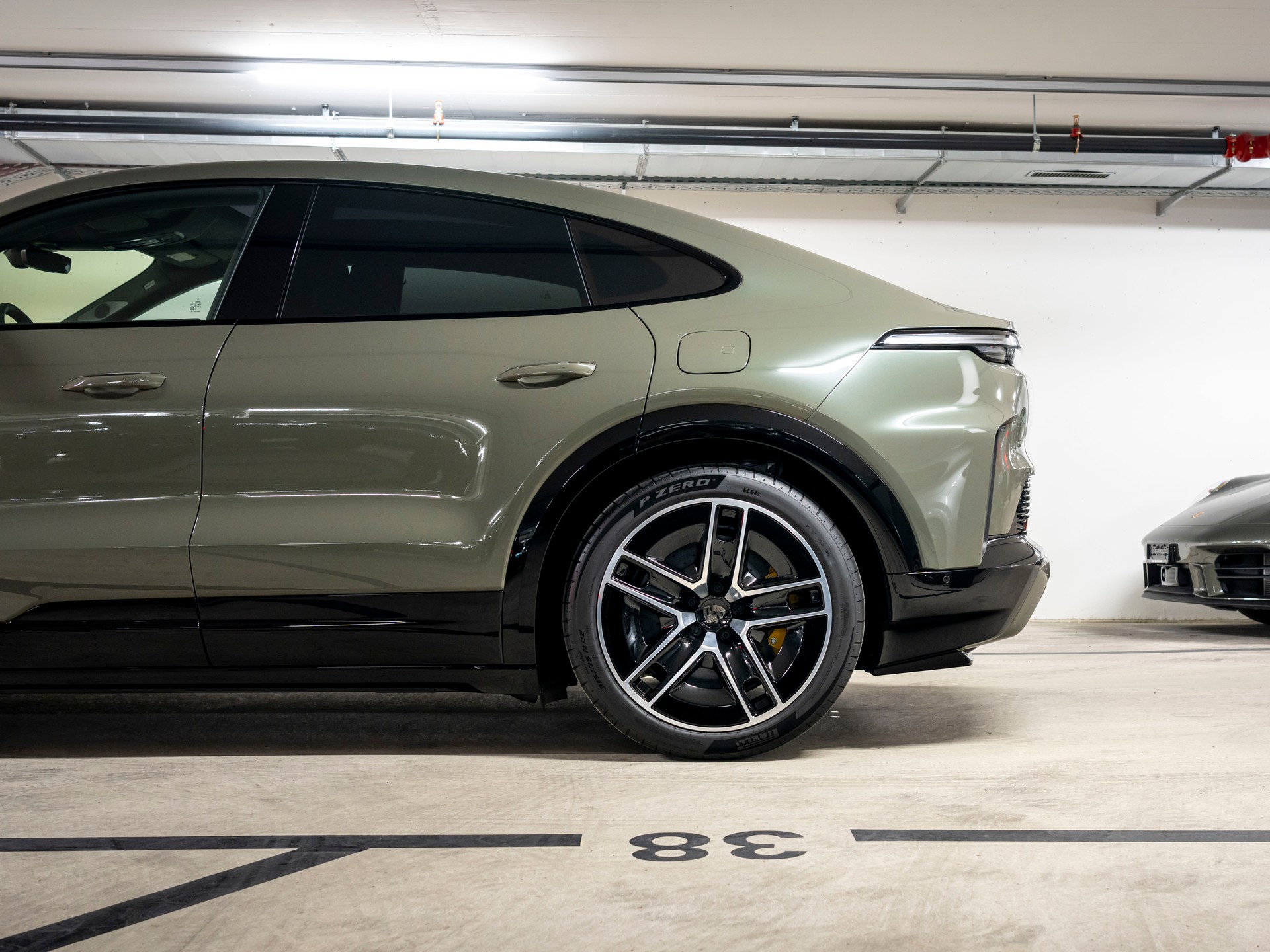 PORSCHE Cayenne Coupe Turbo Electric 113 kWh-image-7