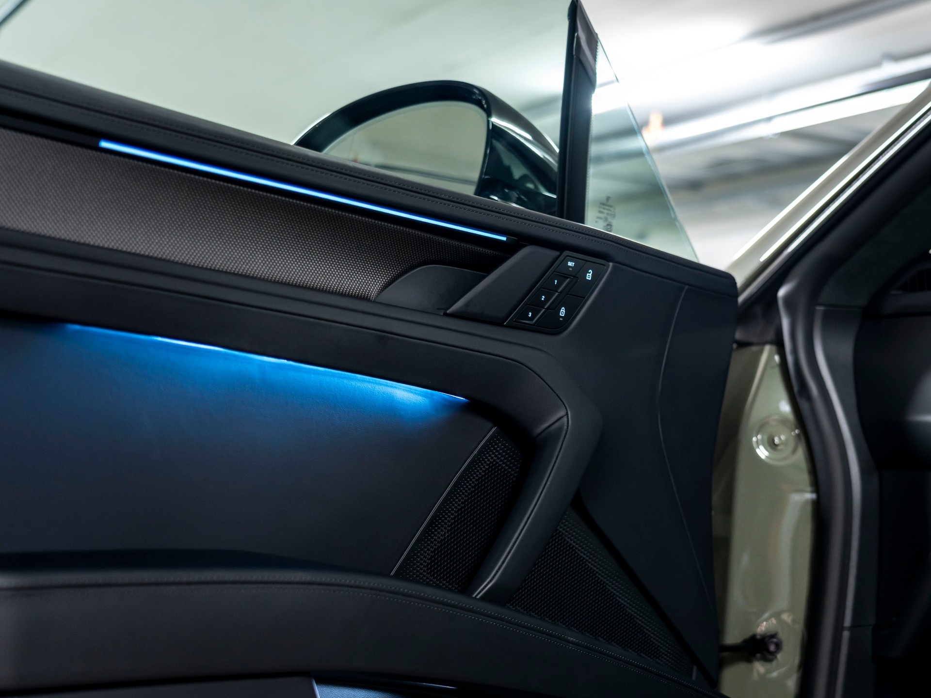 PORSCHE Cayenne Coupe Turbo Electric 113 kWh-image-17