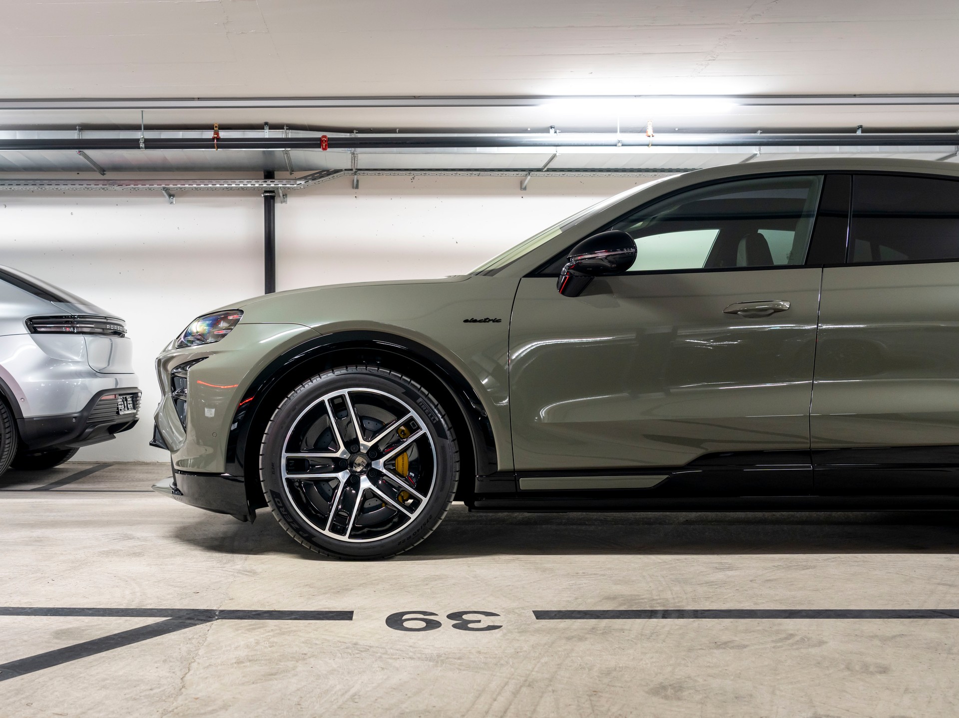 PORSCHE Cayenne Coupe Turbo Electric 113 kWh-image-6