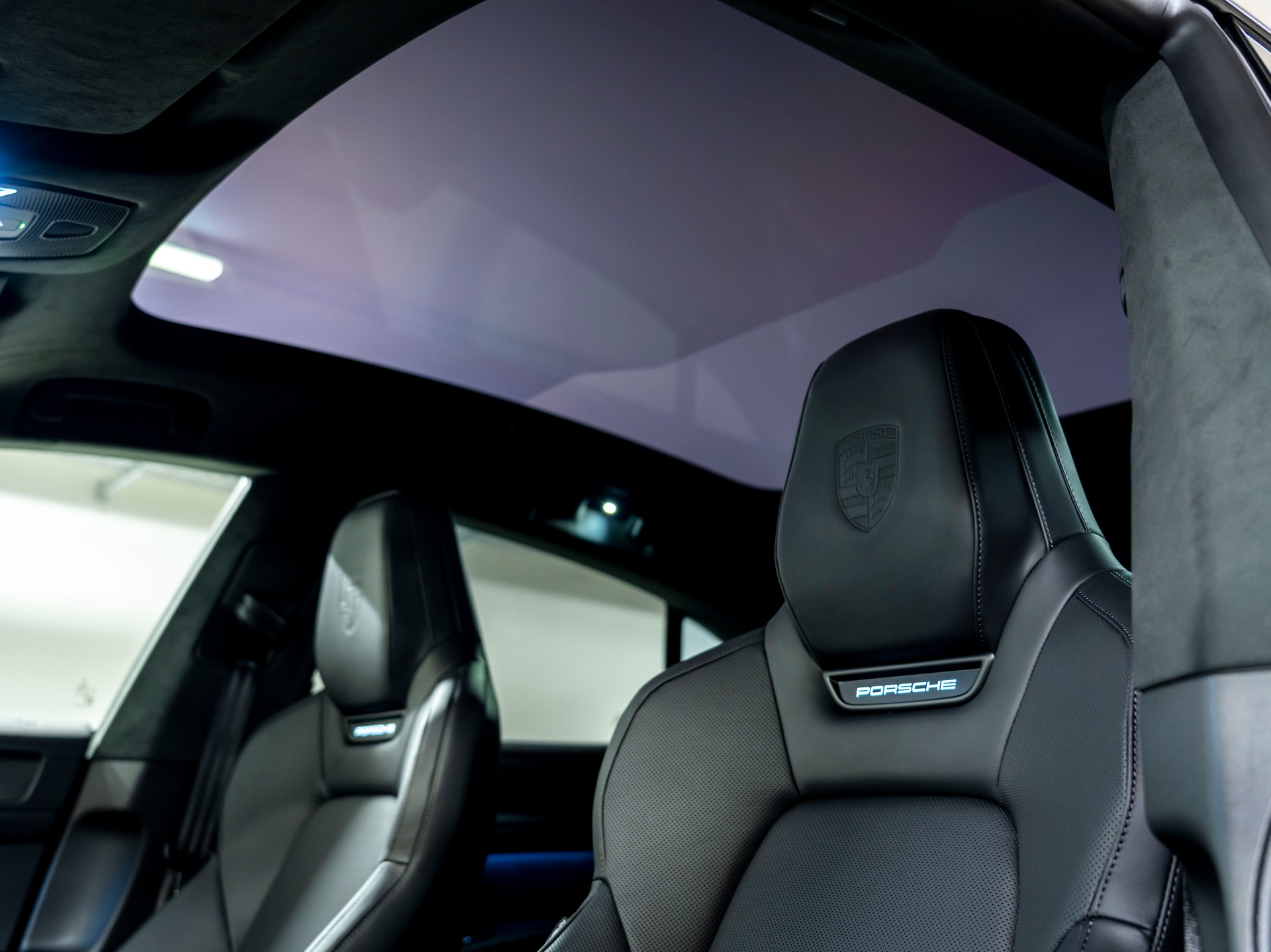 PORSCHE Cayenne Coupe Turbo Electric 113 kWh-image-23
