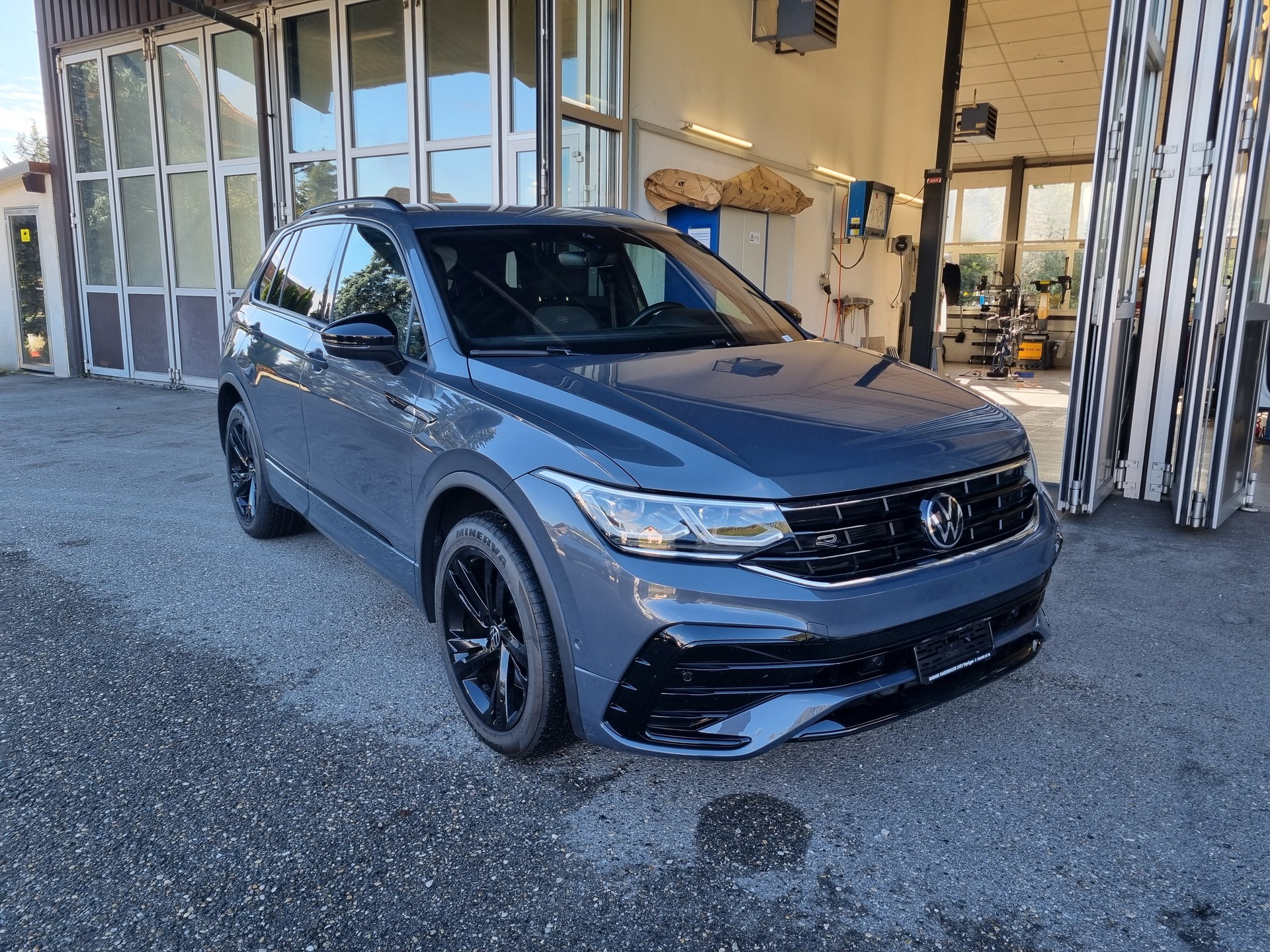 VW Tiguan 2.0TSI R-Line 4Motion DSG-image-1